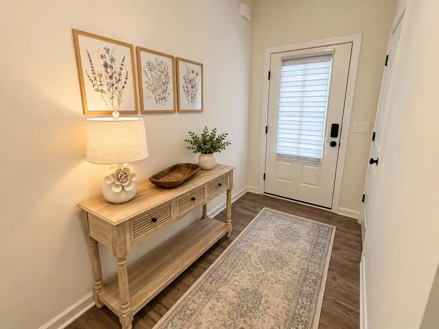 Photo 3 of Single family home for sale at 330 Colonial Hts Dr, Munford, TN 38058 | MLS# 10230861 | Listing updated on 2026-09-28