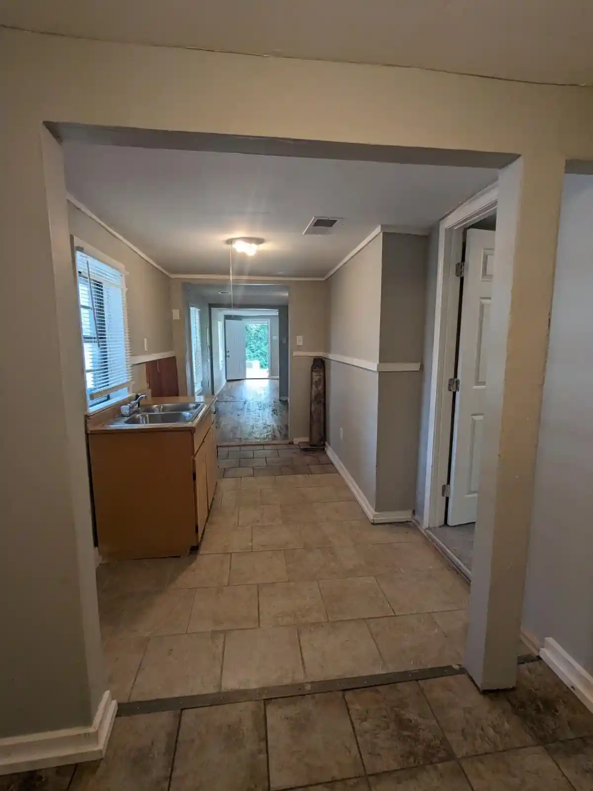 Photo 3 of Single family home for sale at 1556 Cane Ave, Memphis, TN 38106 | MLS# 10230873 | Listing updated on 2026-09-22