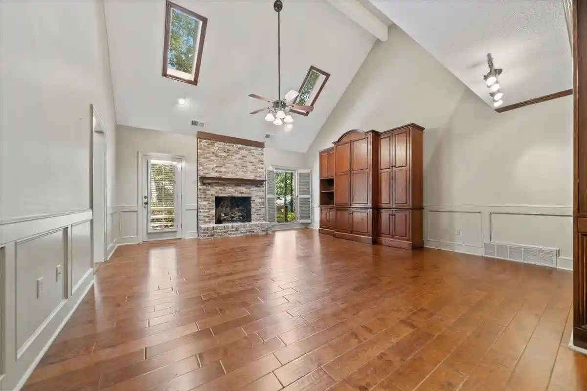 Photo 3 of Single family home for sale at 8950 Glendale Cv, Cordova, TN 38018 | MLS# 10230901 | Listing updated on 2026-10-04
