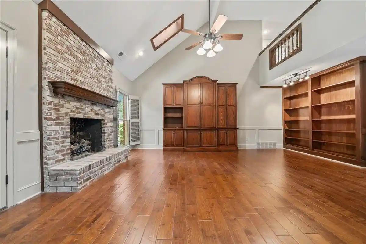 Photo 3 of Single family home for sale at 8950 Glendale Cv, Cordova, TN 38018 | MLS# 10230901 | Listing updated on 2026-10-04