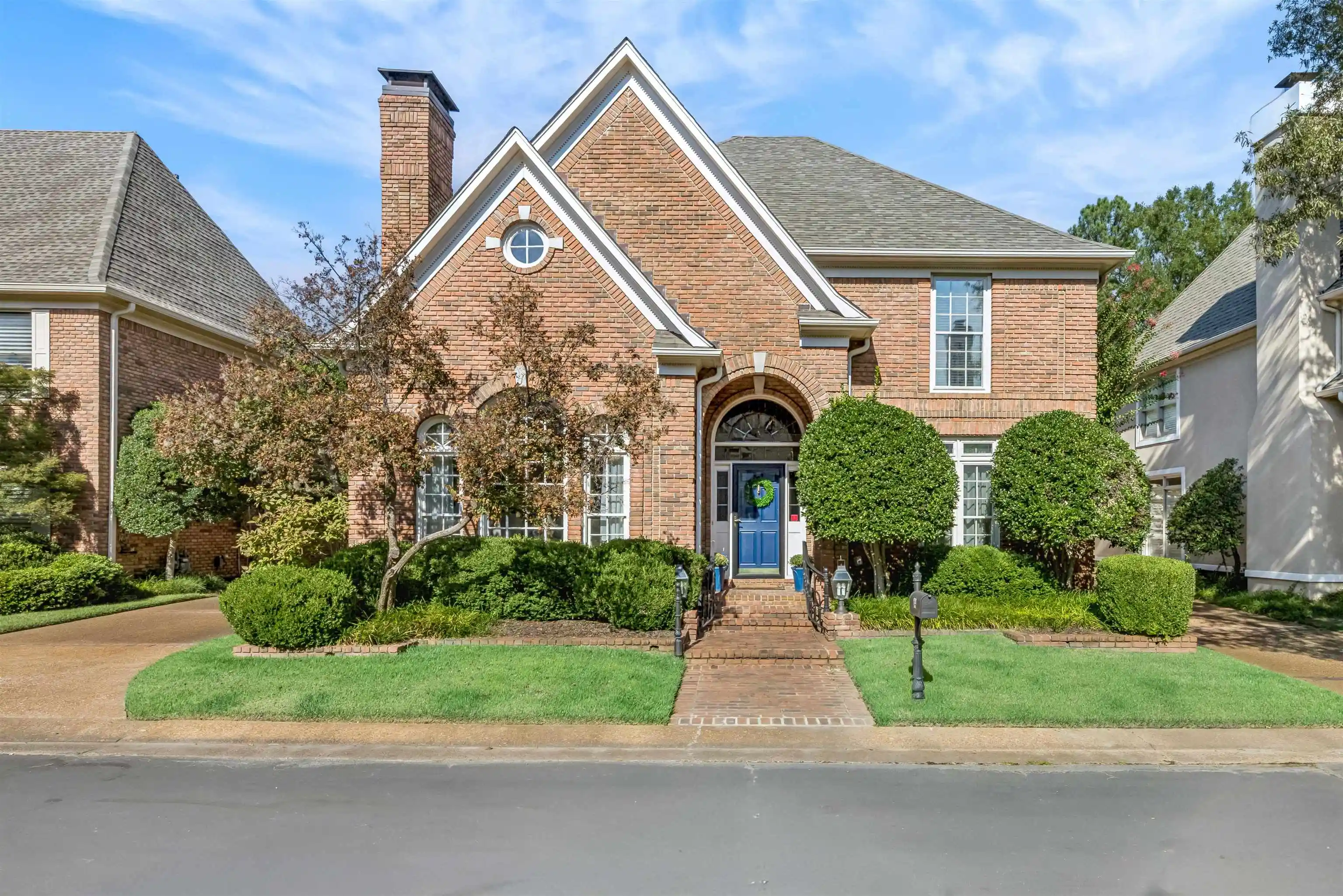 Photo 1 of Single family home for sale at 928 E Riverwalk Dr, Memphis, TN 38120 | MLS# 10230949 | Listing updated on 2026-10-09
