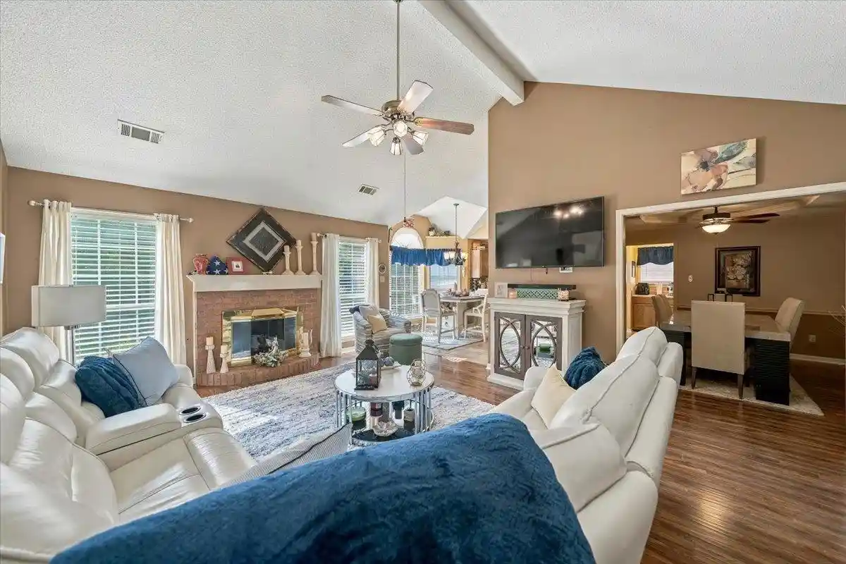 Photo 2 of Single family home for sale at 6449 Gillia Cir, Bartlett, TN 38135 | MLS# 10230977 | Listing updated on 2026-09-24