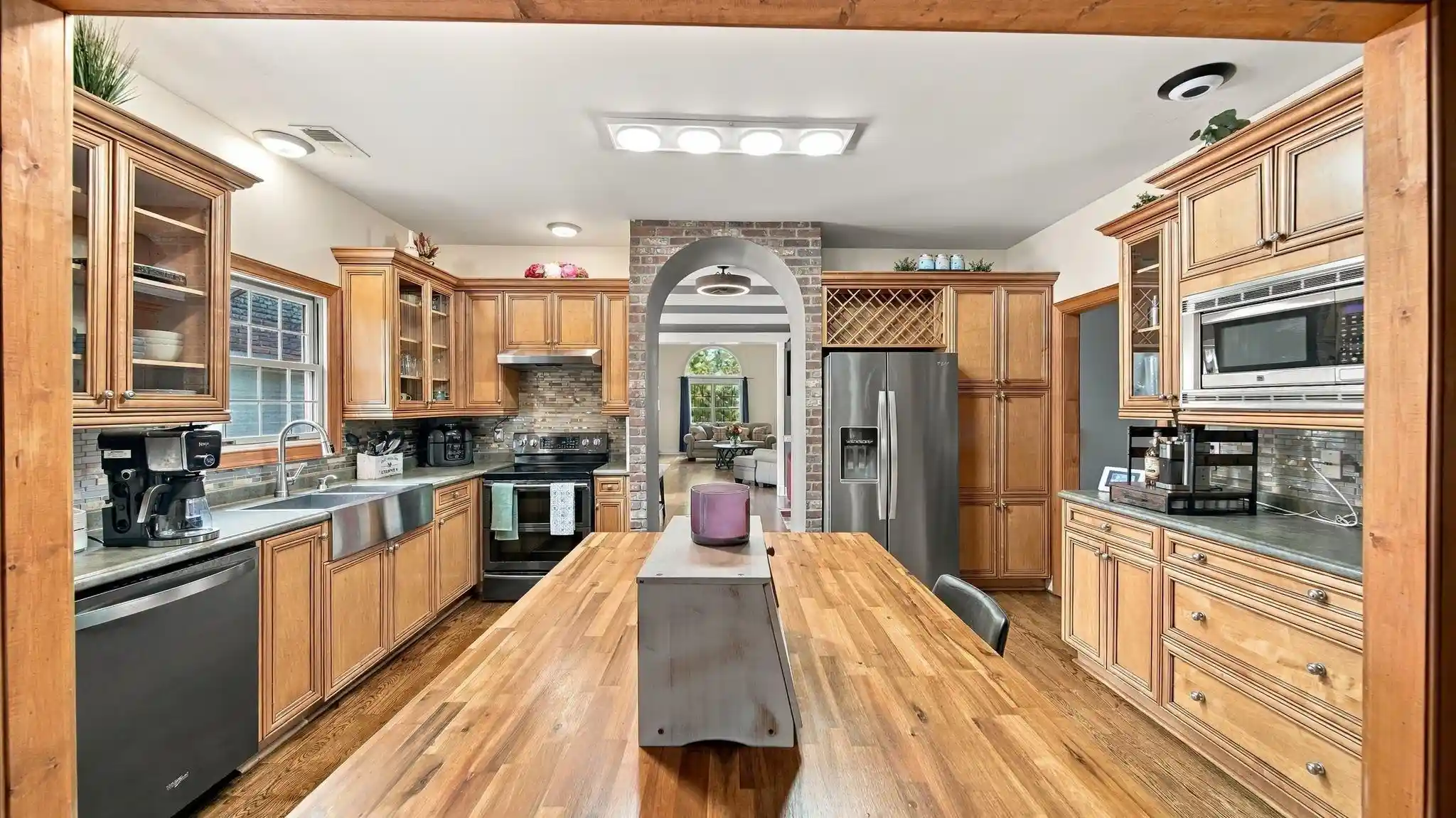 Photo 3 of Single family home for sale at 906 Harbor Bnd Rd, Memphis, TN 38103 | MLS# 10230989 | Listing updated on 2026-09-23