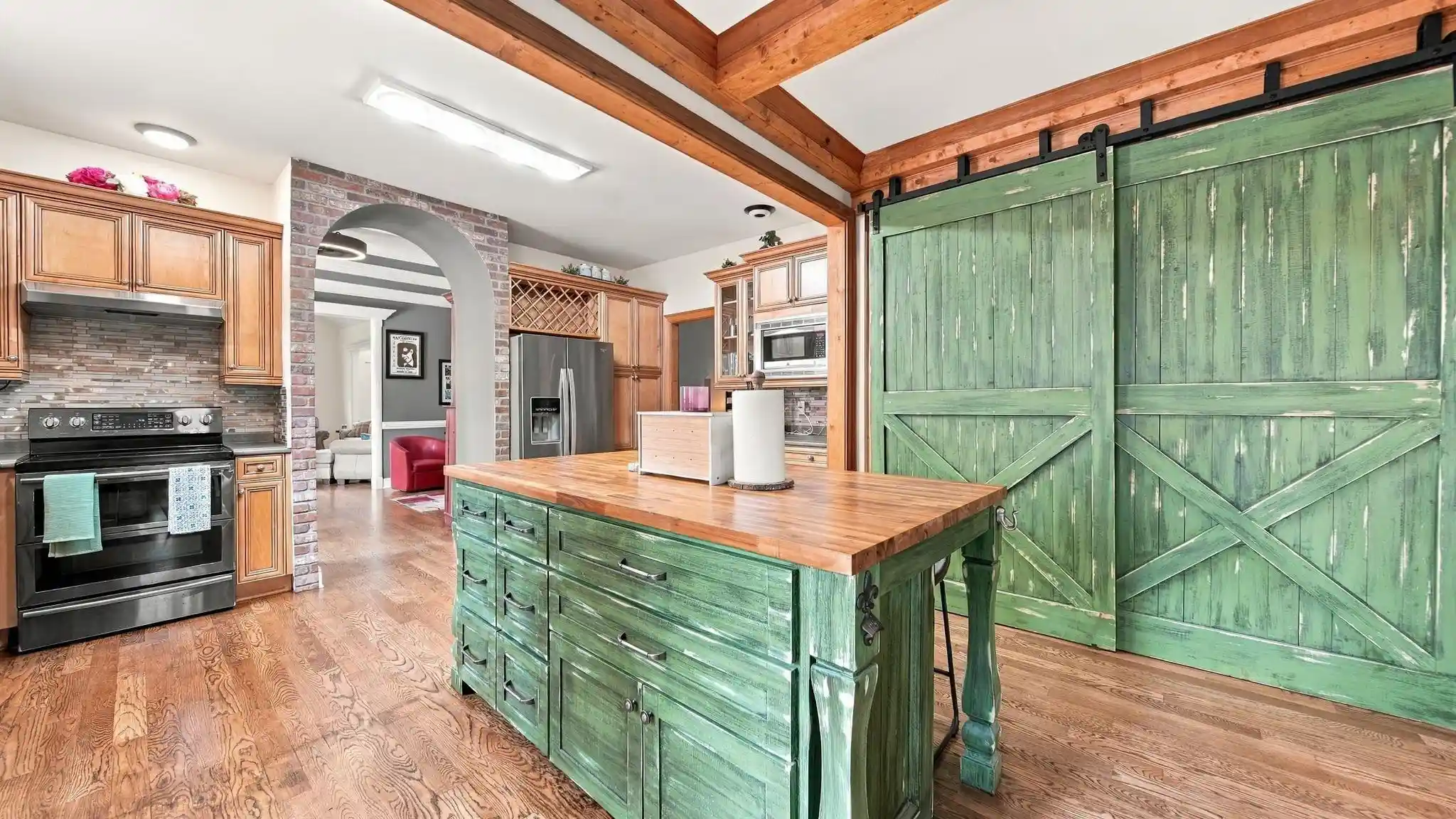 Photo 4 of Single family home for sale at 906 Harbor Bnd Rd, Memphis, TN 38103 | MLS# 10230989 | Listing updated on 2026-09-23