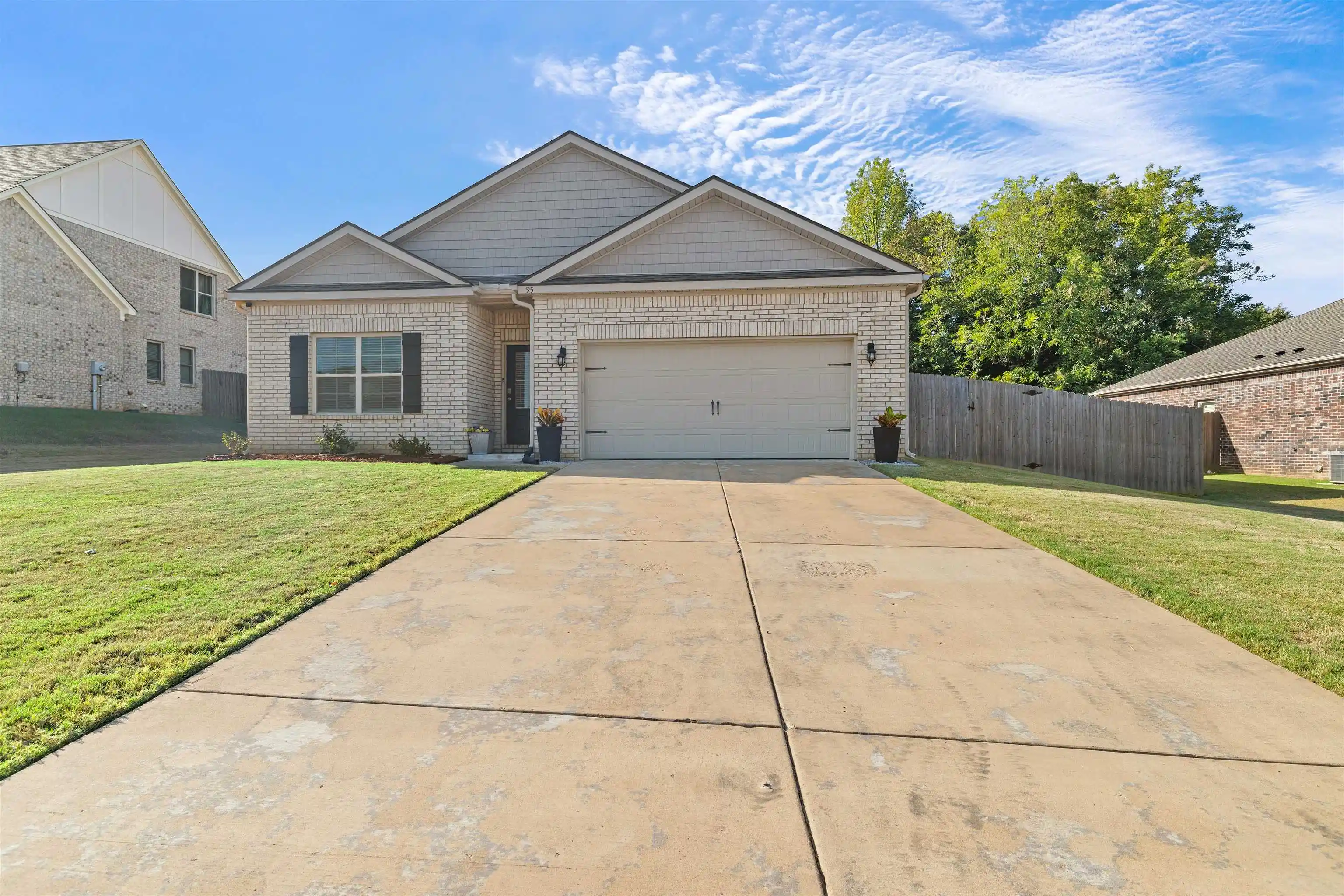 Photo 1 of Single family home for sale at 95 Fairway Hills Dr, Oakland, TN 38060 | MLS# 10230996 | Listing updated on 2026-09-23