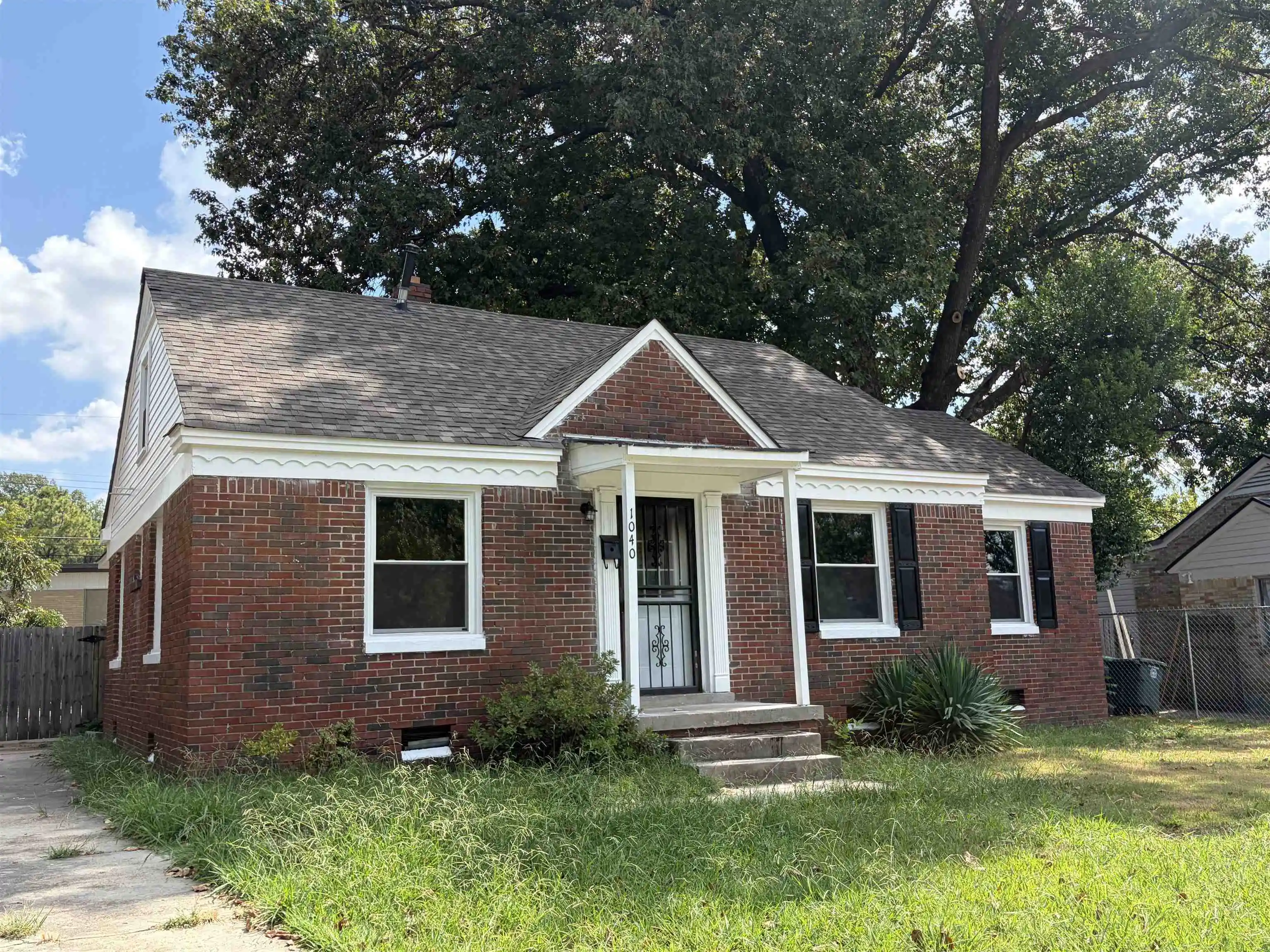 Photo 1 of Single family home for sale at 1040 Treadwell St, Memphis, TN 38122 | MLS# 10231000 | Listing updated on 2026-09-23