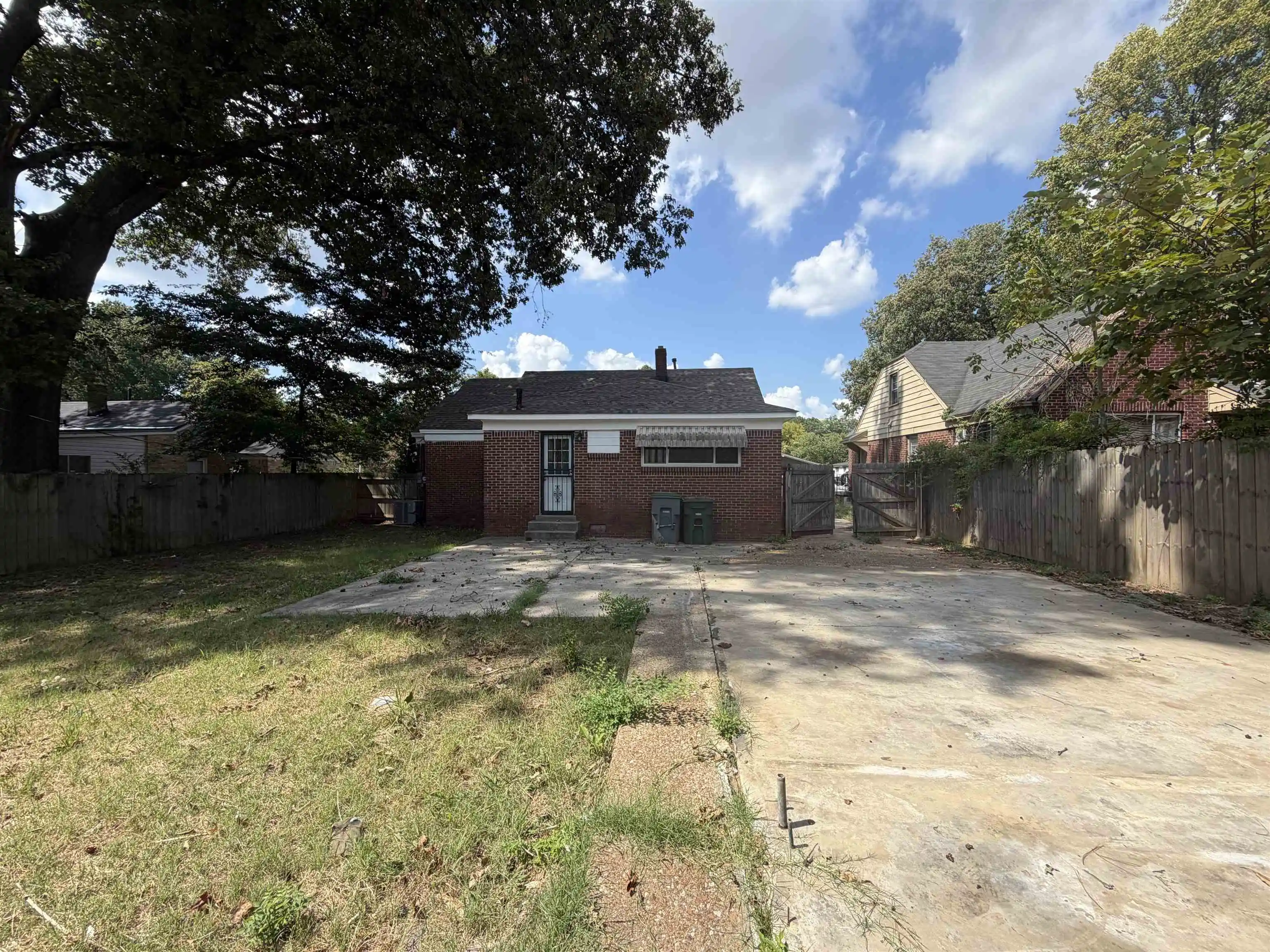 Photo 4 of Single family home for sale at 1040 Treadwell St, Memphis, TN 38122 | MLS# 10231000 | Listing updated on 2026-09-23