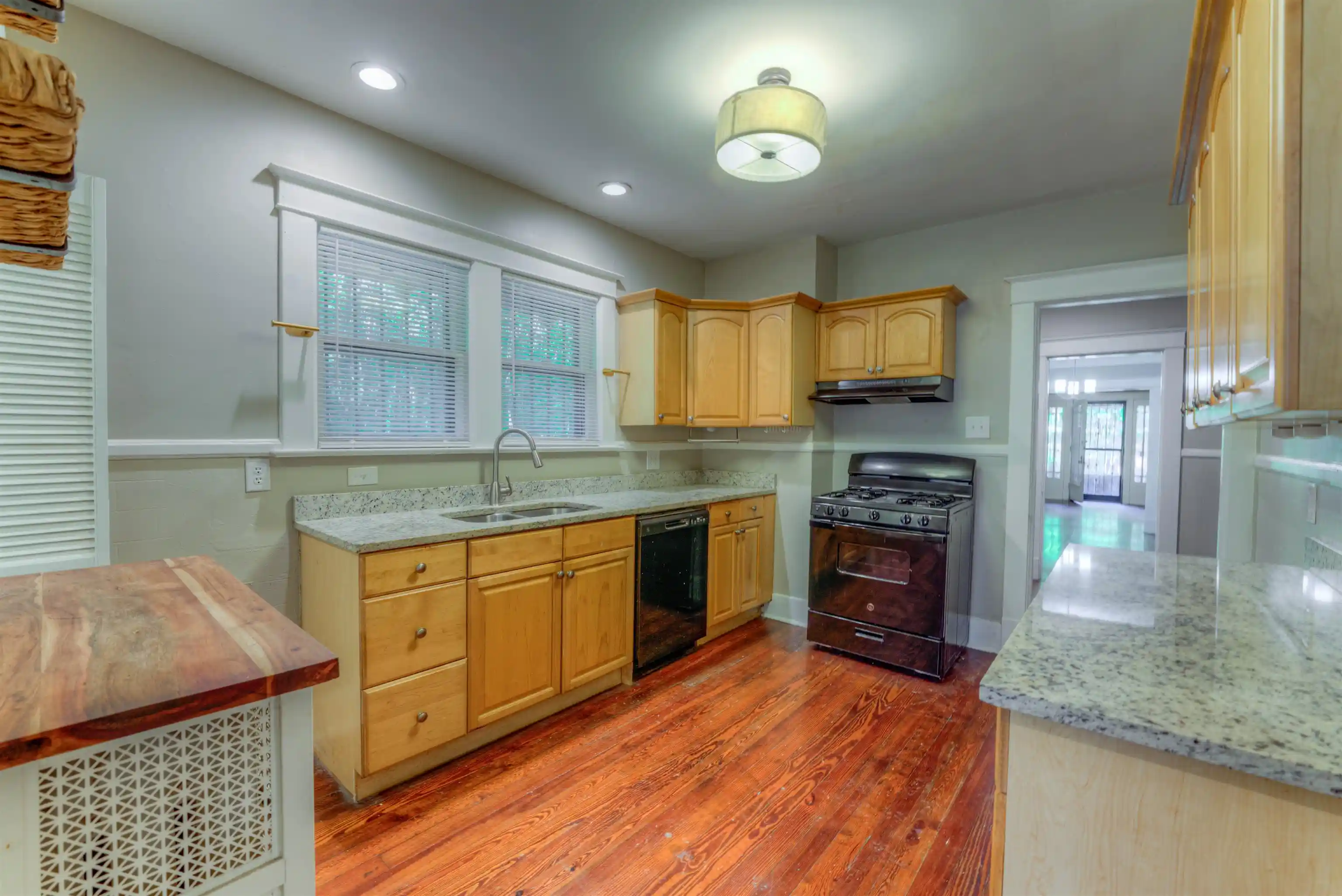Photo 2 of Single family home for sale at 345 Malvern St, Memphis, TN 38104 | MLS# 10231022 | Listing updated on 2026-10-29