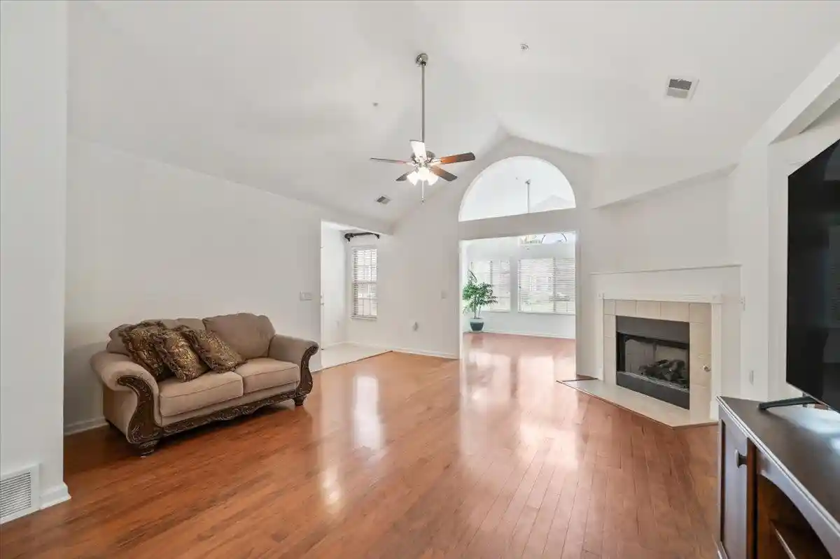 Photo 1 of Sale Pending at 1700 W Southfield Cir, Cordova, TN 38016 | MLS# 10231023 | Listing updated on 2026-10-03