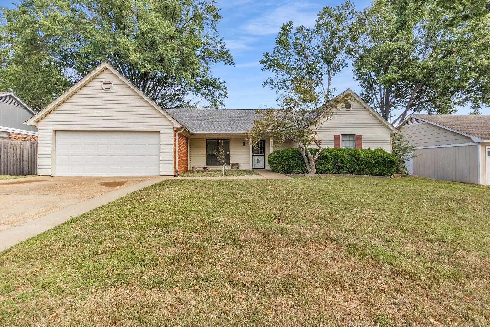 Photo 1 of Single family home for sale at 6388 Briergate Dr, Bartlett, TN 38134 | MLS# 10231032 | Listing updated on 2026-09-24