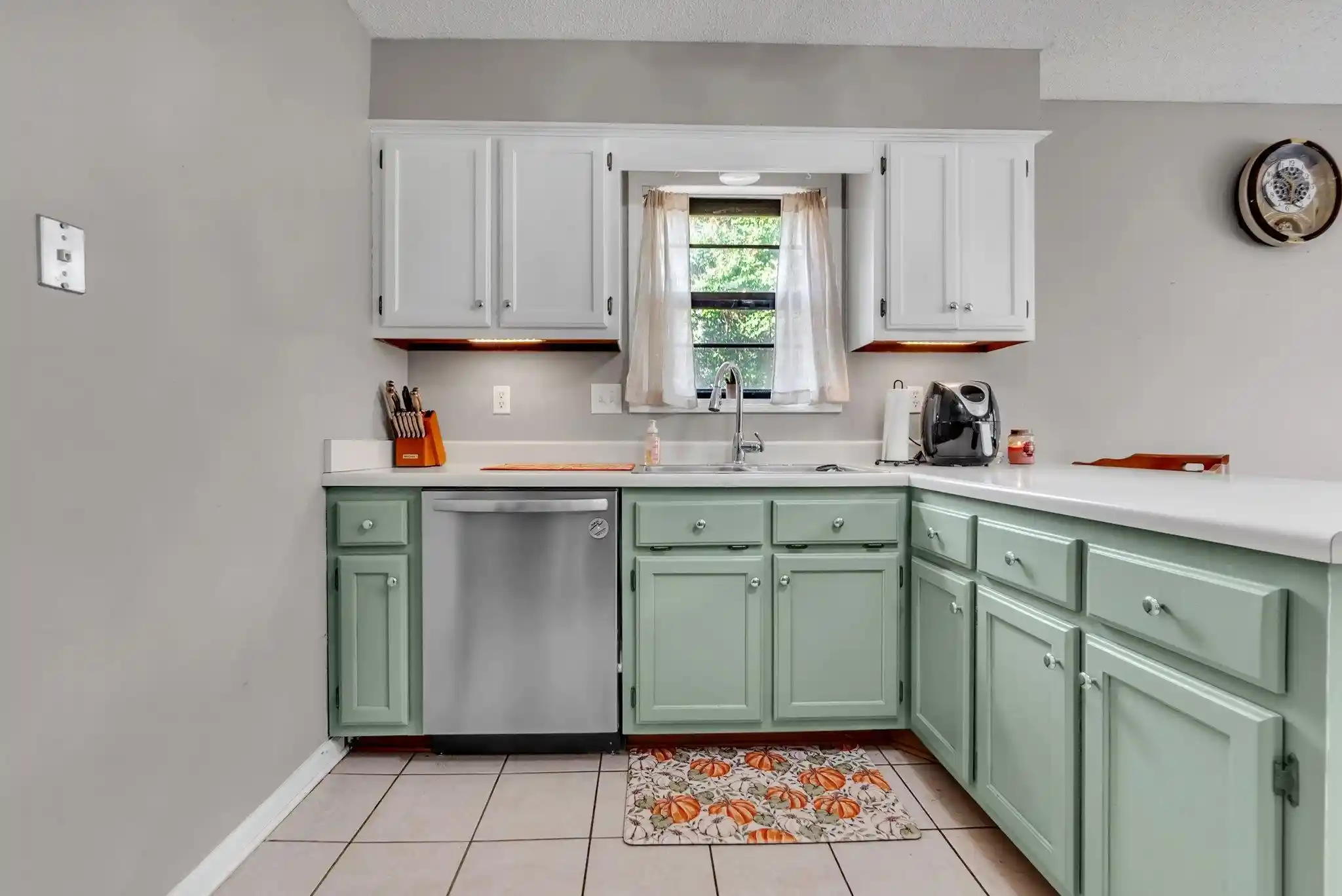 Photo 3 of Single family home for sale at 6388 Briergate Dr, Bartlett, TN 38134 | MLS# 10231032 | Listing updated on 2026-09-24