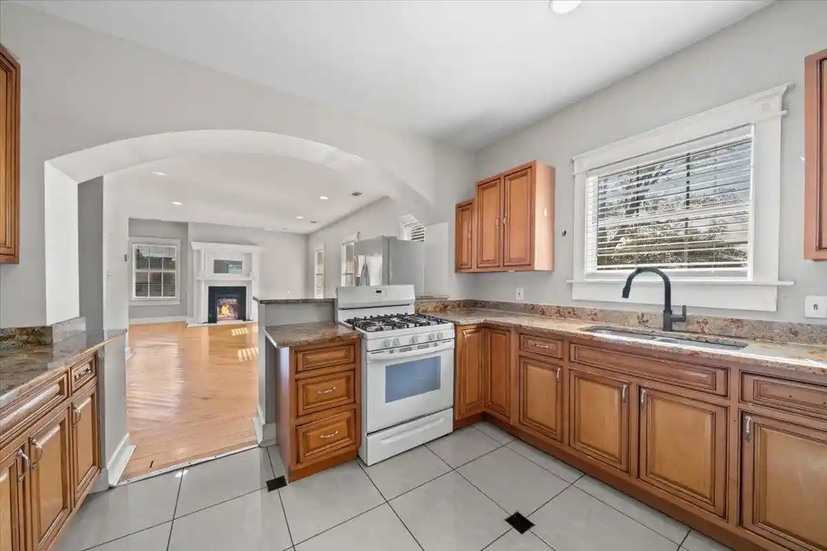 Photo 3 of Townhouse for sale at 196 N Mcneil St, Memphis, TN 38112 | MLS# 10231039 | Listing updated on 2026-09-24