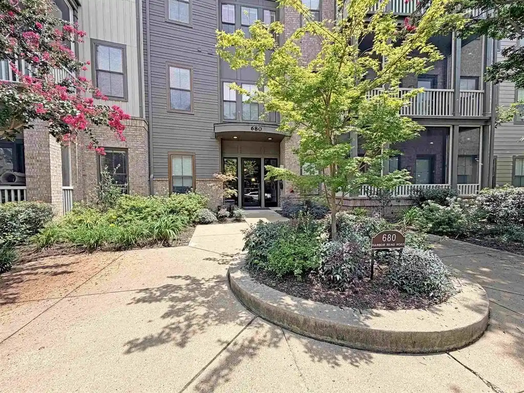 Photo 1 of Condo for sale at 680 Harbor Bnd Rd #109, Memphis, TN 38103 | MLS# 10231045 | Listing updated on 2026-09-28