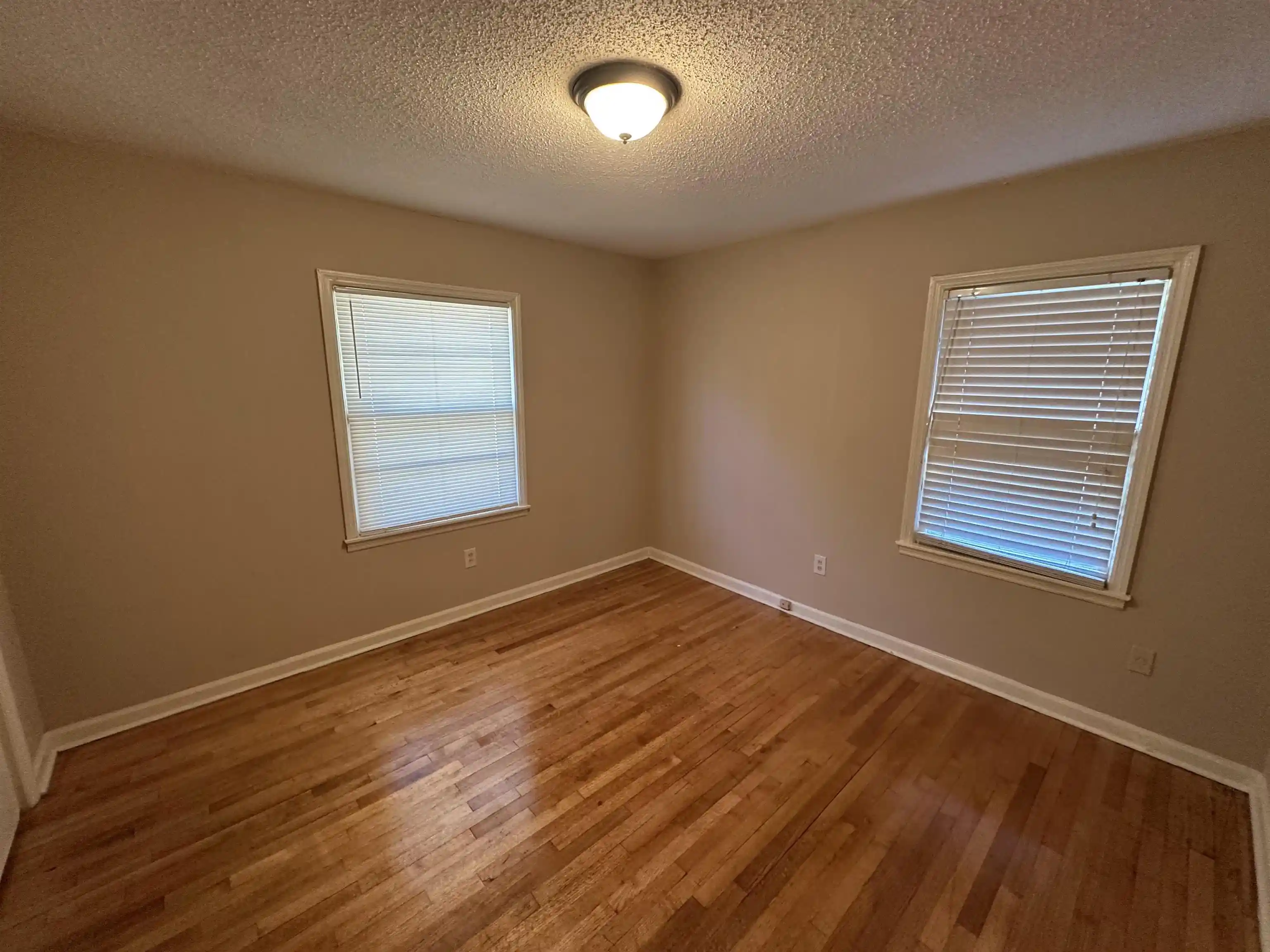 Photo 2 of Single family home for sale at 1403 S White Sta Rd, Memphis, TN 38117 | MLS# 10231074 | Listing updated on 2026-09-30