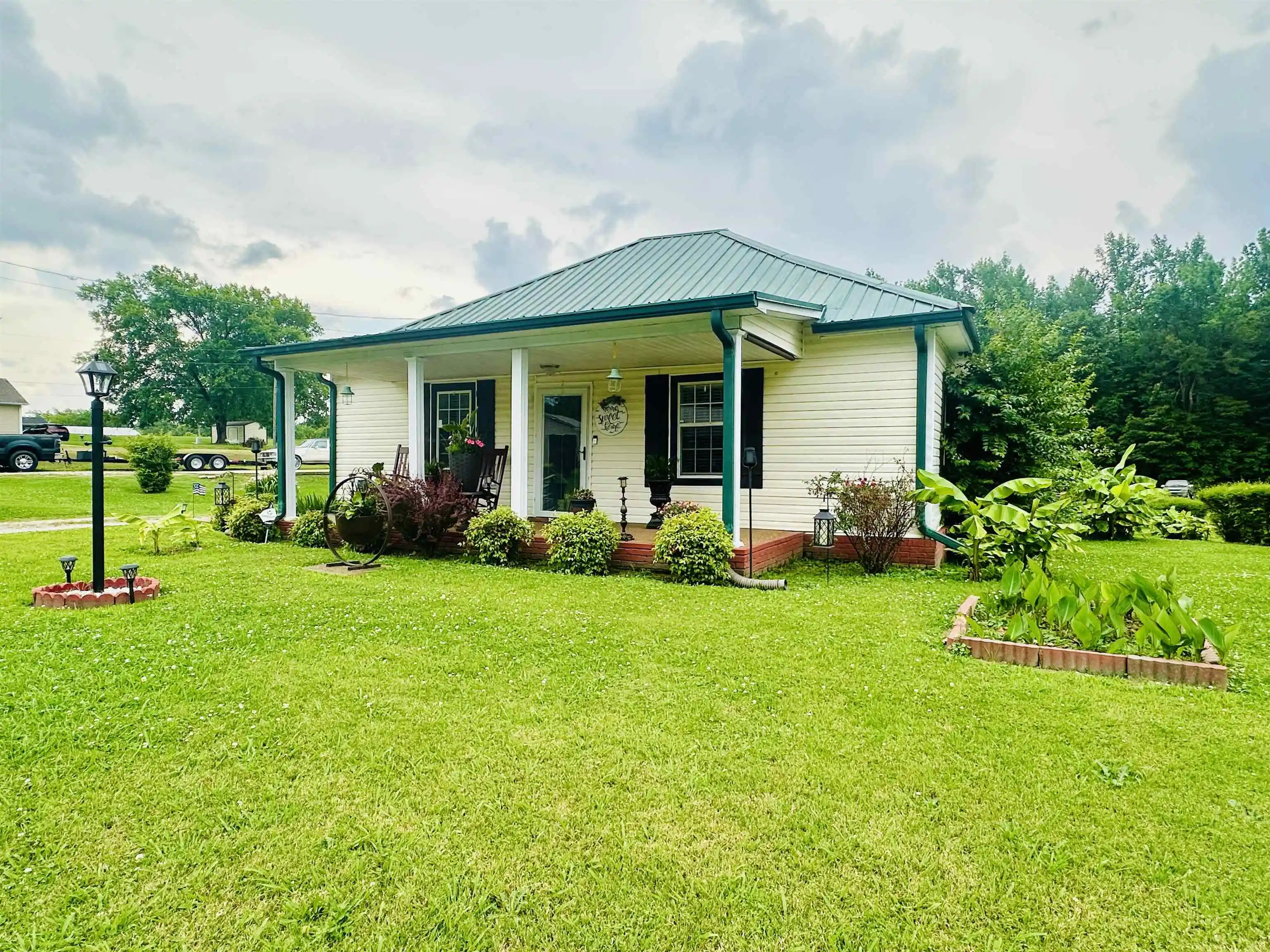 Single family home for sale at 431 Bethel Purdy Rd, Bethel Springs, TN 38315 | MLS# 10231085