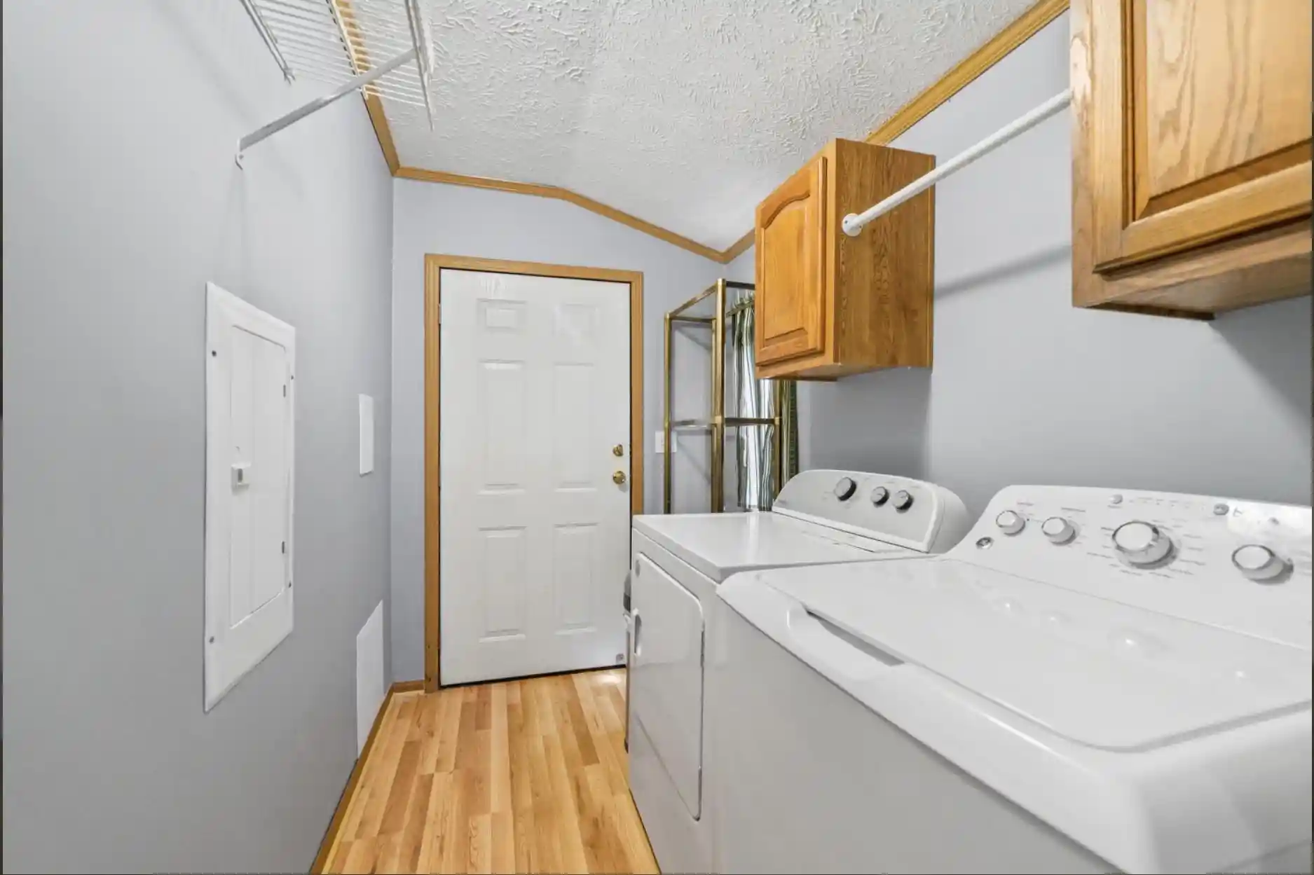 Photo 3 of Sale Pending at 2329 Cuba Millington Rd, Millington, TN 38053 | MLS# 10231090 | Listing updated on 2026-10-09