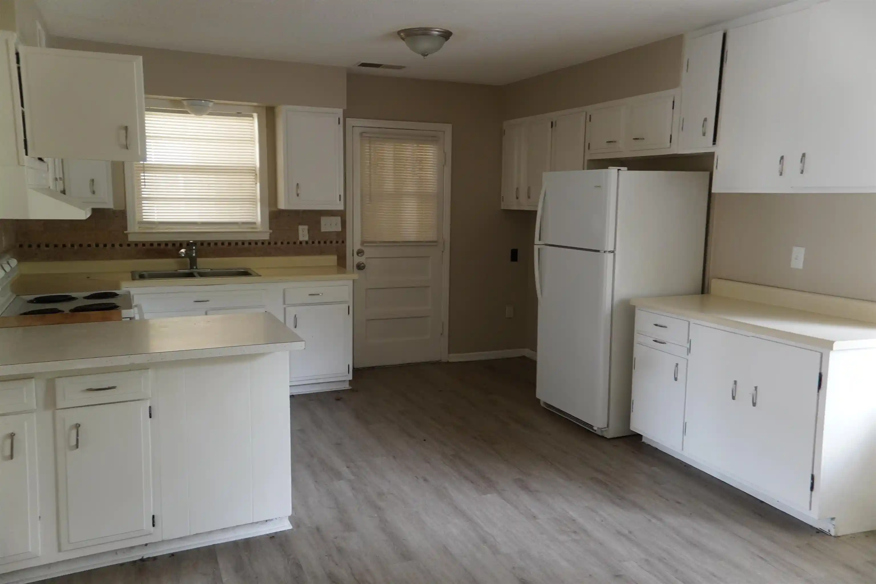 Photo 3 of Single family home for sale at 3919 Dante Ave, Memphis, TN 38128 | MLS# 10231097 | Listing updated on 2026-09-25