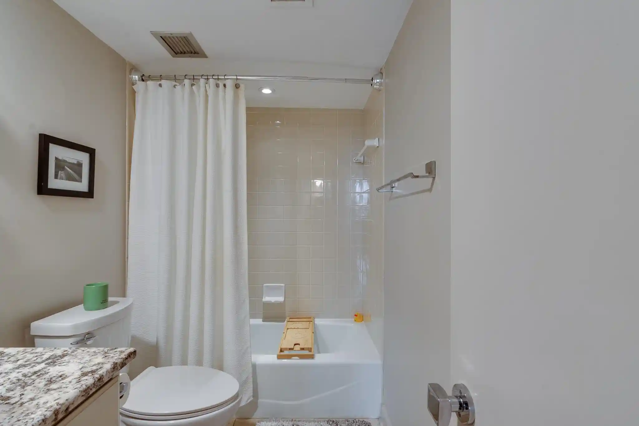 Photo 4 of Condo for sale at 200 Wagner Pl #1201, Memphis, TN 38103 | MLS# 10231126 | Listing updated on 2026-09-25