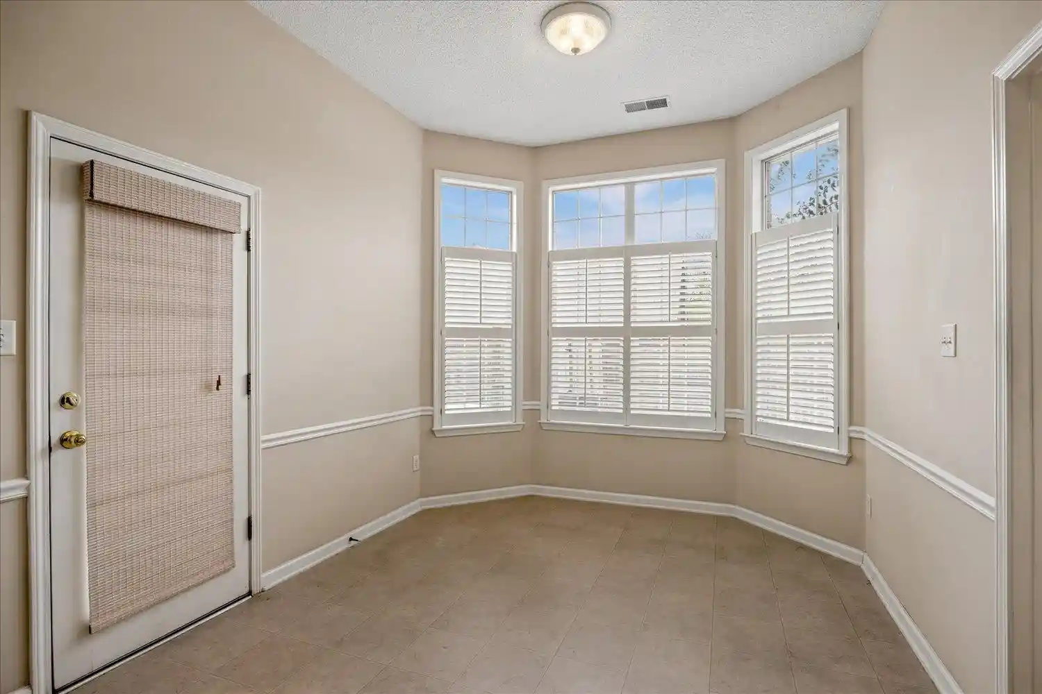 Photo 4 of Single family home for sale at 5151 Blf Springs Cv, Bartlett, TN 38002 | MLS# 10231167 | Listing updated on 2026-09-28