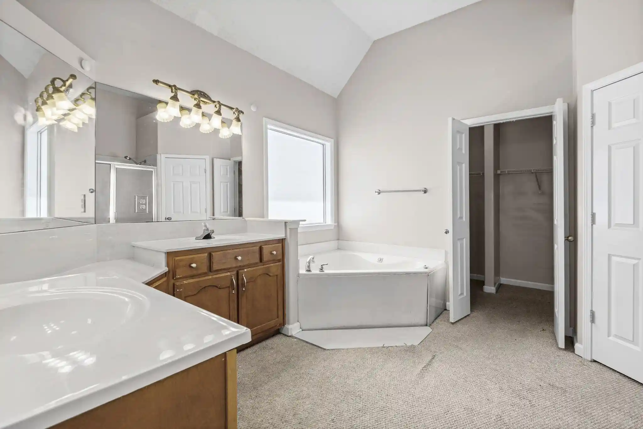 Photo 3 of Single family home for sale at 71 W Grand Hts Ave, Memphis, TN 38109 | MLS# 10231200 | Listing updated on 2026-09-28