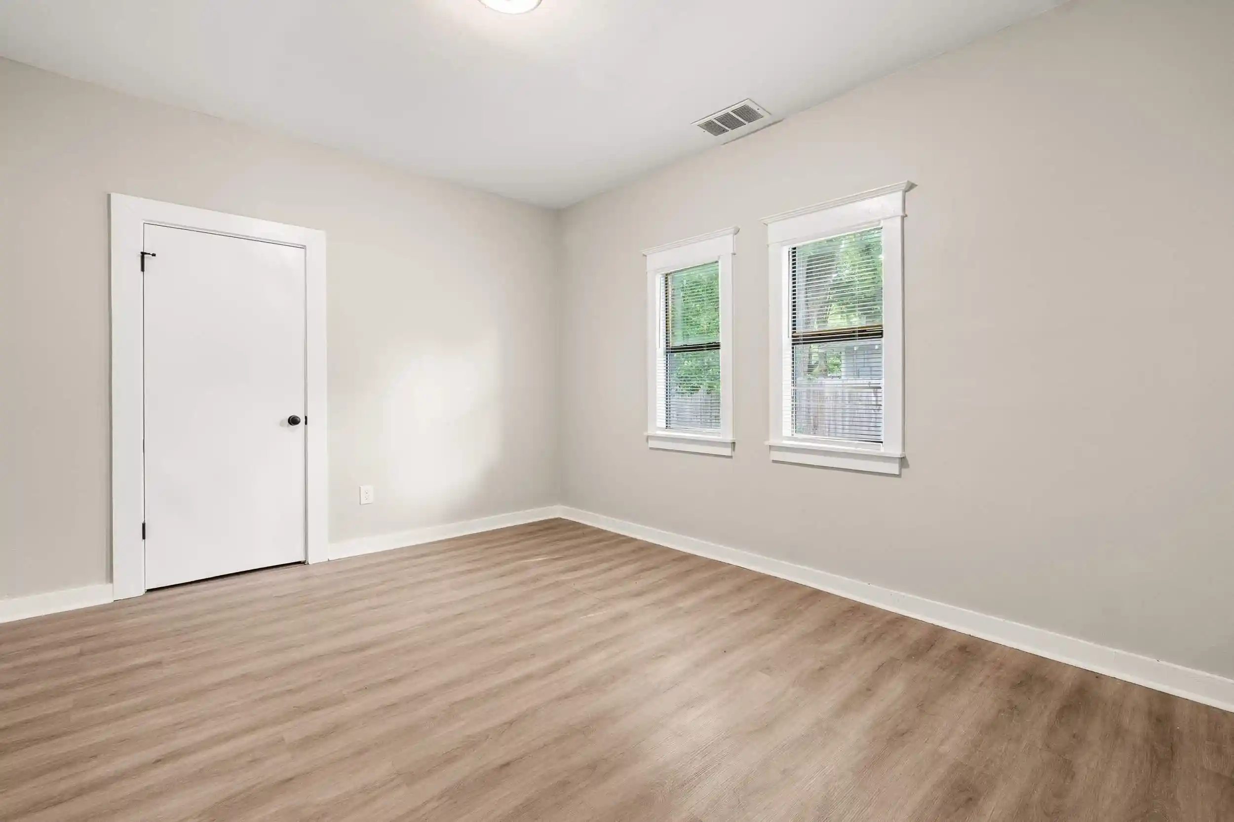 Photo 3 of Single family home for sale at 1914 Manila Ave, Memphis, TN 38114 | MLS# 10231215 | Listing updated on 2026-09-26