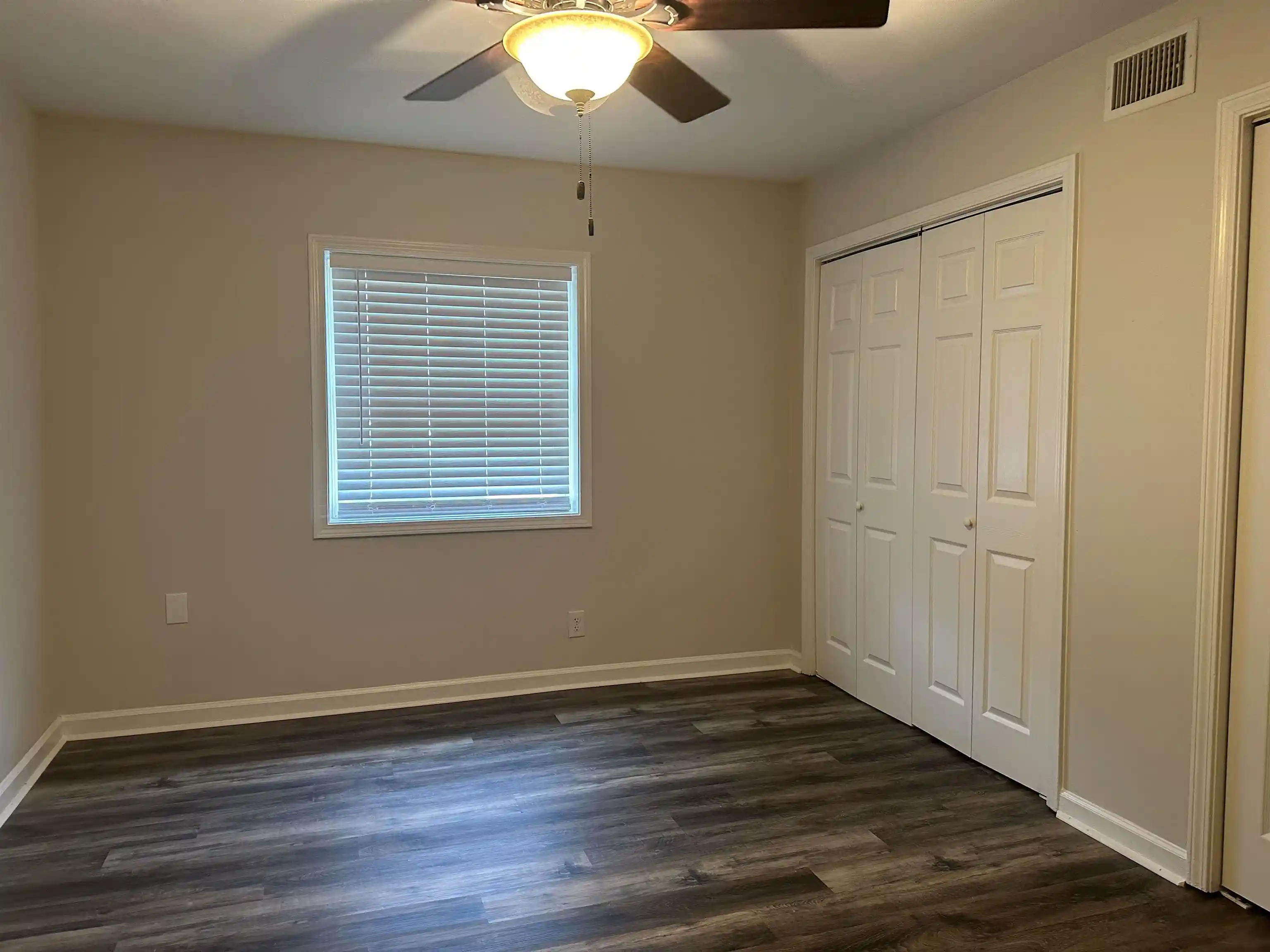 Listing Photo 3 - Condo for sale in building located at 1207 Chamberlain Dr, Memphis, TN 38119 - Unit #102