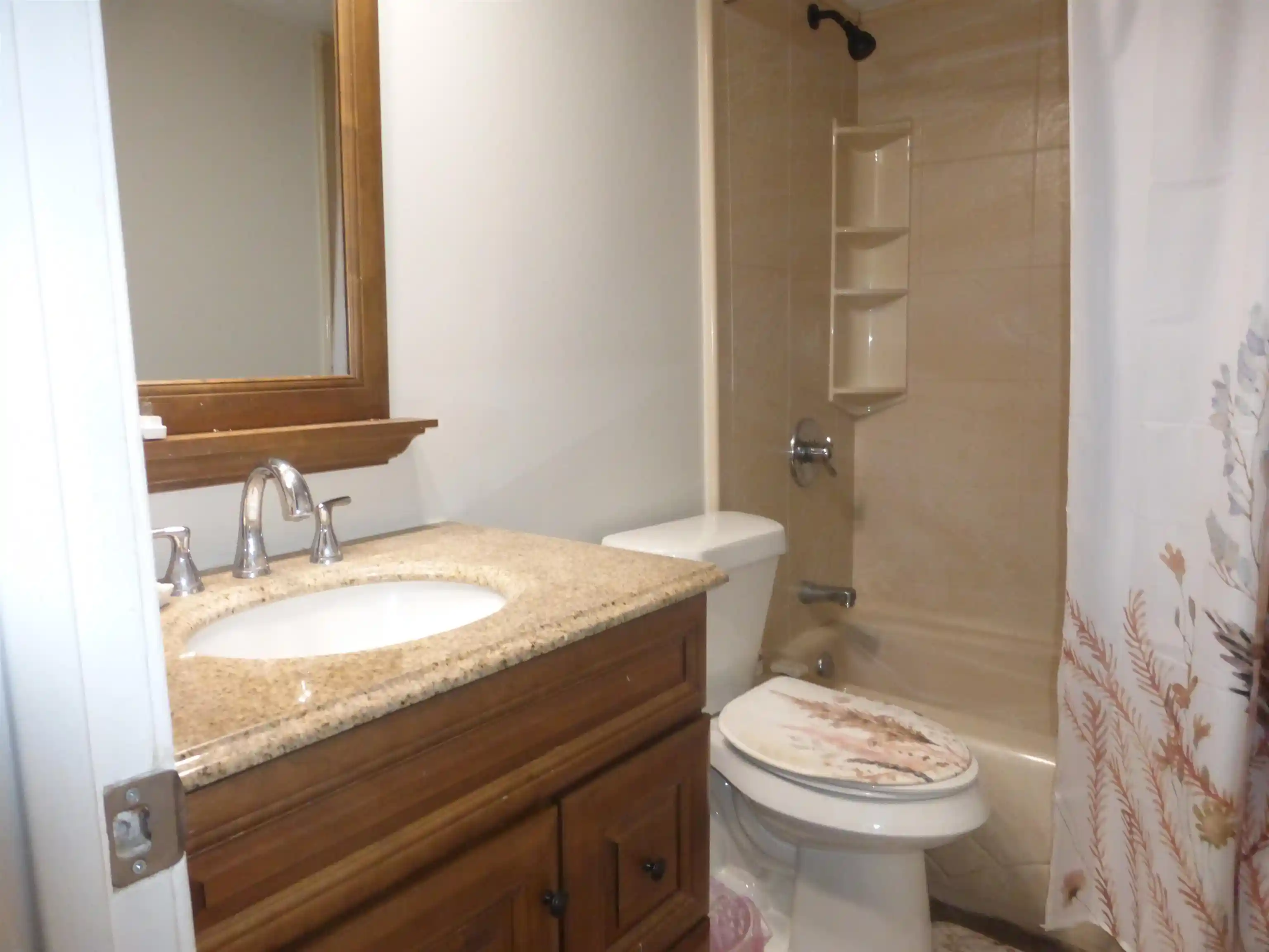 Listing Photo 5 - Condo for sale in building located at 1207 Chamberlain Dr, Memphis, TN 38119 - Unit #102