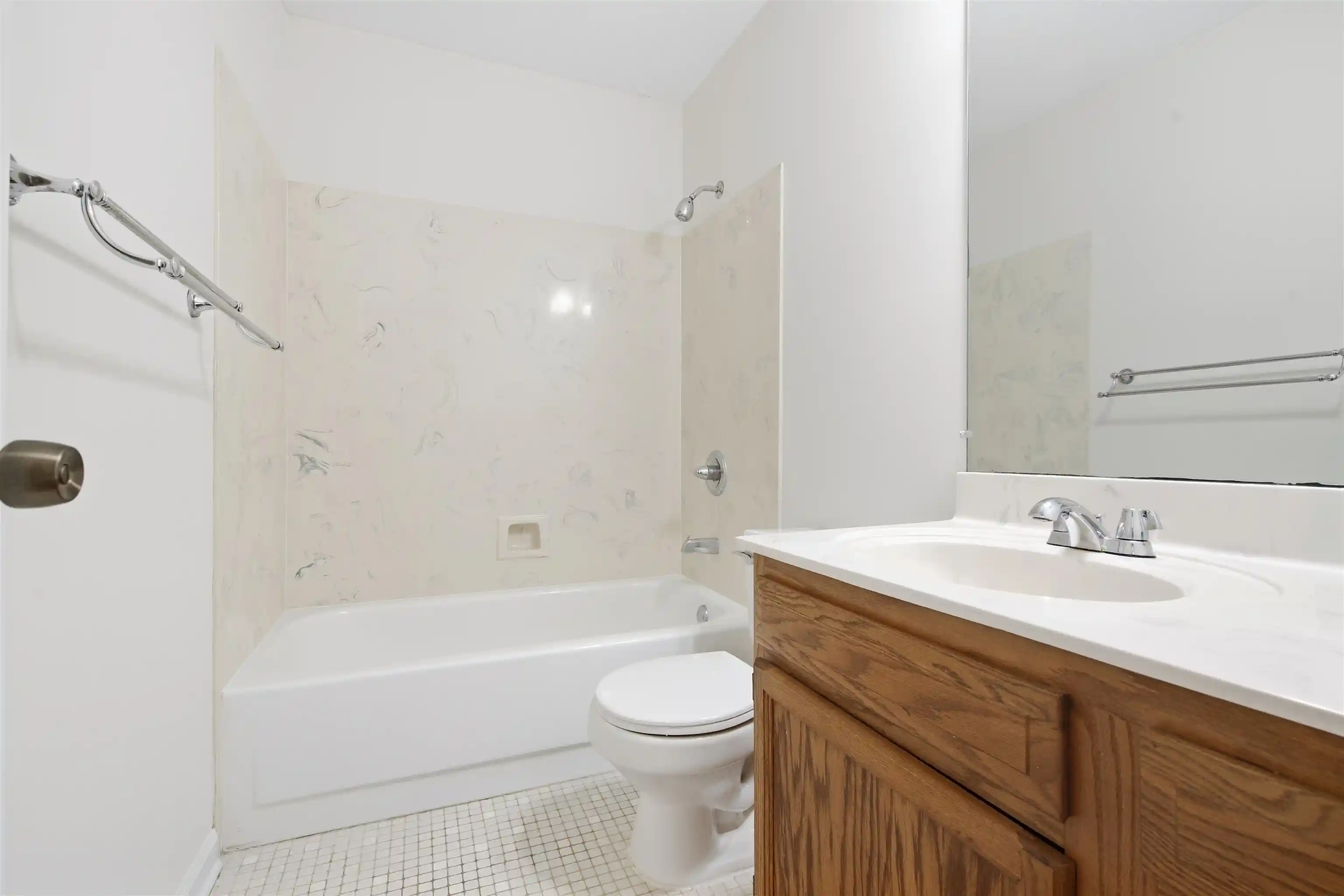 Photo 3 of Sale Pending at 3220 Sandwick Rd, Memphis, TN 38128 | MLS# 10231235 | Listing updated on 2026-10-04