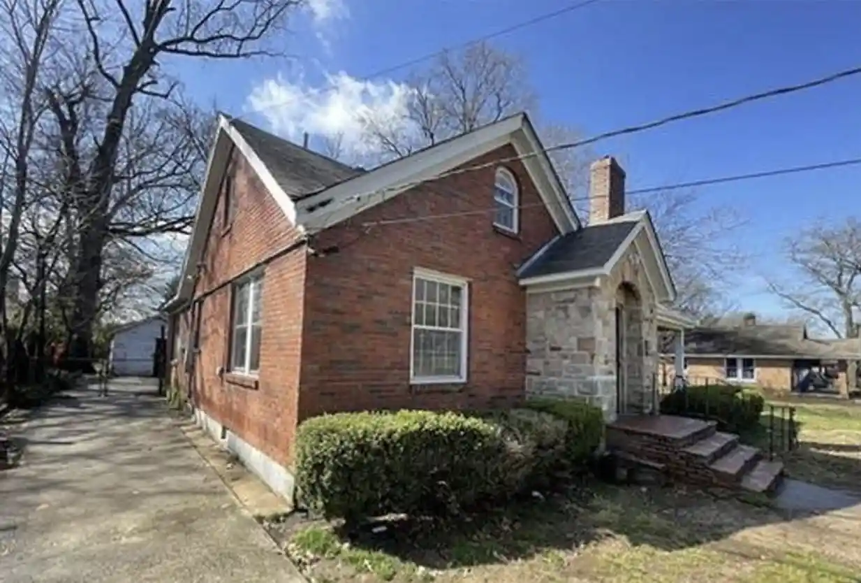 Photo 3 of Sale Pending at 3847 Faxon Ave, Memphis, TN 38122 | MLS# 10231240 | Listing updated on 2026-10-04