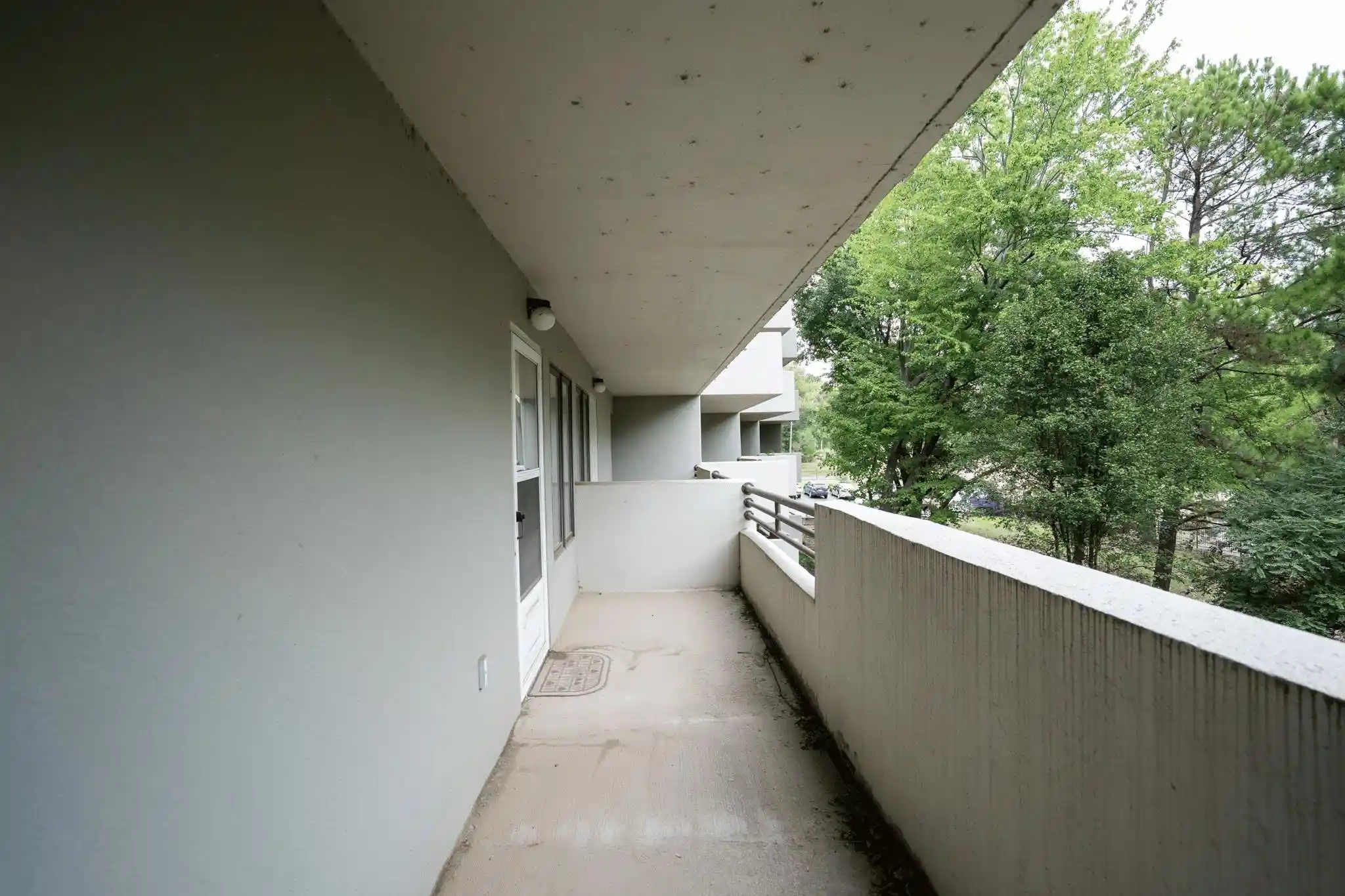 Photo 1 of Condo for sale at 3589 Covington Pike #221, Memphis, TN 38128 | MLS# 10231253 | Listing updated on 2026-09-28