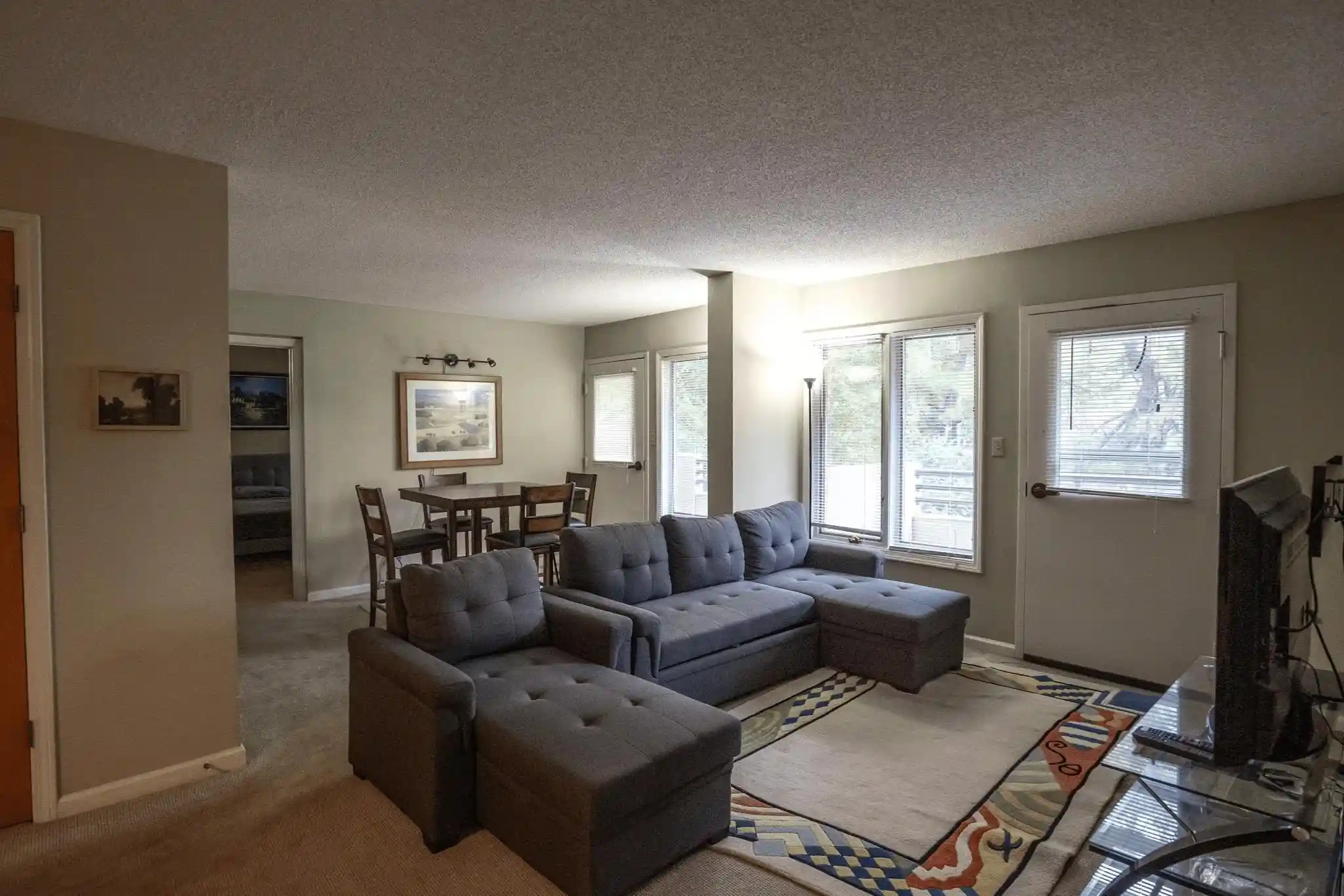 Photo 3 of Condo for sale at 3589 Covington Pike #221, Memphis, TN 38128 | MLS# 10231253 | Listing updated on 2026-09-28