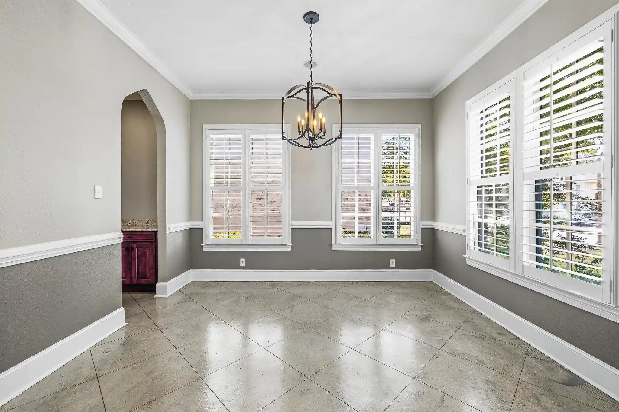Photo 2 of Single family home for sale at 1872 Peabody Ave, Memphis, TN 38104 | MLS# 10231261 | Listing updated on 2026-09-28