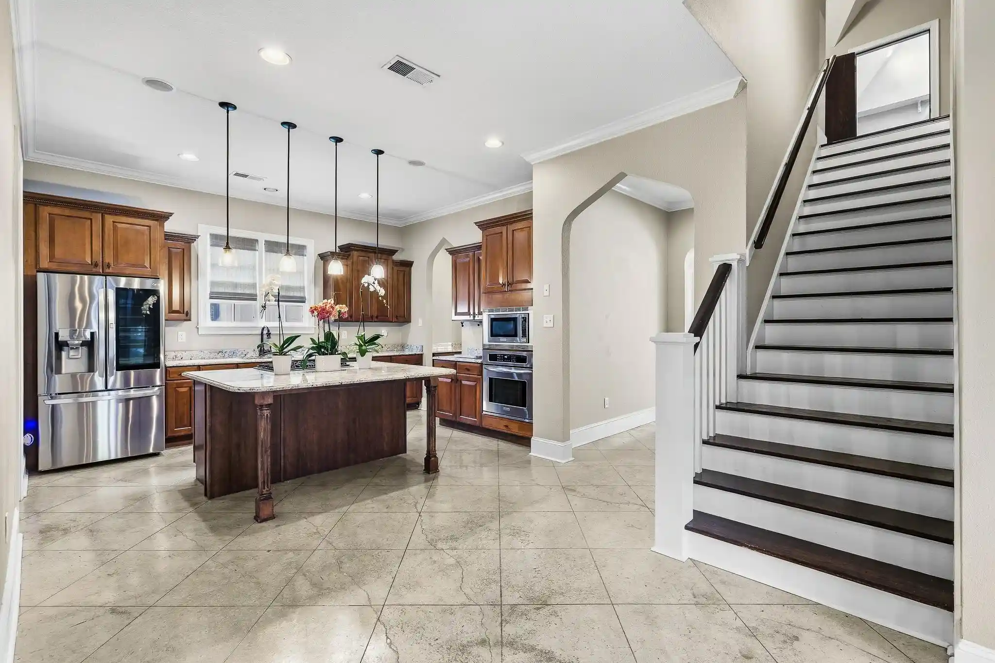 Photo 3 of Single family home for sale at 1872 Peabody Ave, Memphis, TN 38104 | MLS# 10231261 | Listing updated on 2026-09-28