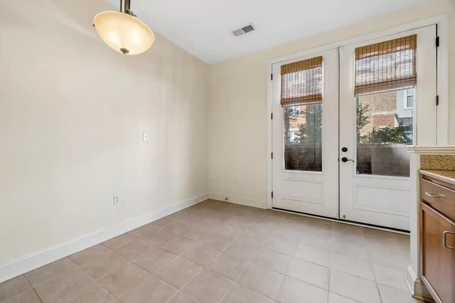 Photo 3 of Condo for sale at 75 Shoemaker Ct #102, Memphis, TN 38103 | MLS# 10231263 | Listing updated on 2026-09-28