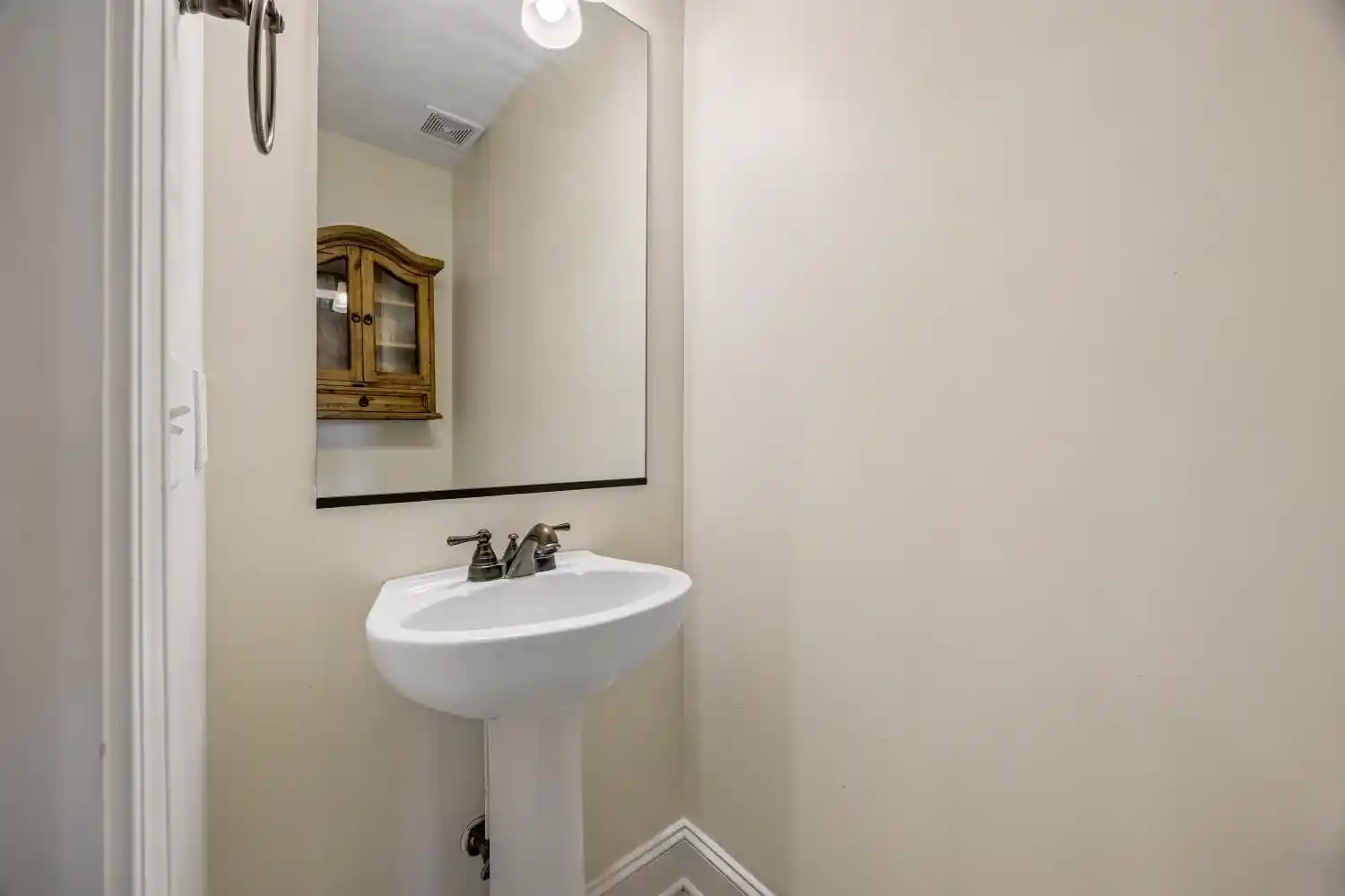 Photo 3 of Condo for sale at 75 Shoemaker Ct #102, Memphis, TN 38103 | MLS# 10231263 | Listing updated on 2026-09-28