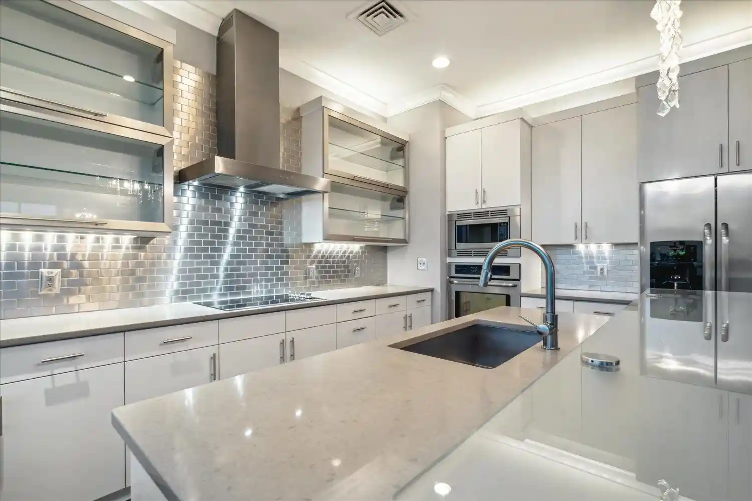 Photo 2 of Condo for sale at 655 Riverside Dr #1508, Memphis, TN 38103 | MLS# 10231264 | Listing updated on 2026-09-28