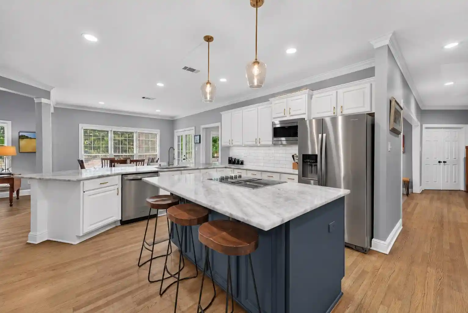 Photo 2 of Sale Pending at 1900 Lonhill Dr, Collierville, TN 38017 | MLS# 10231266 | Listing updated on 2026-10-01