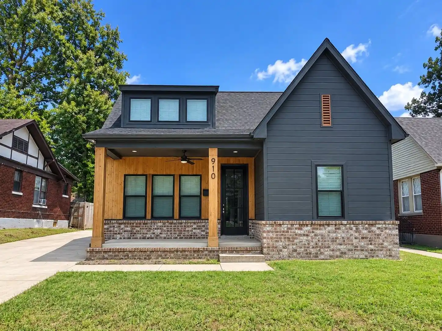 Photo 1 of Single family home for sale at 910 Dickinson St, Memphis, TN 38107 | MLS# 10231282 | Listing updated on 2026-10-05