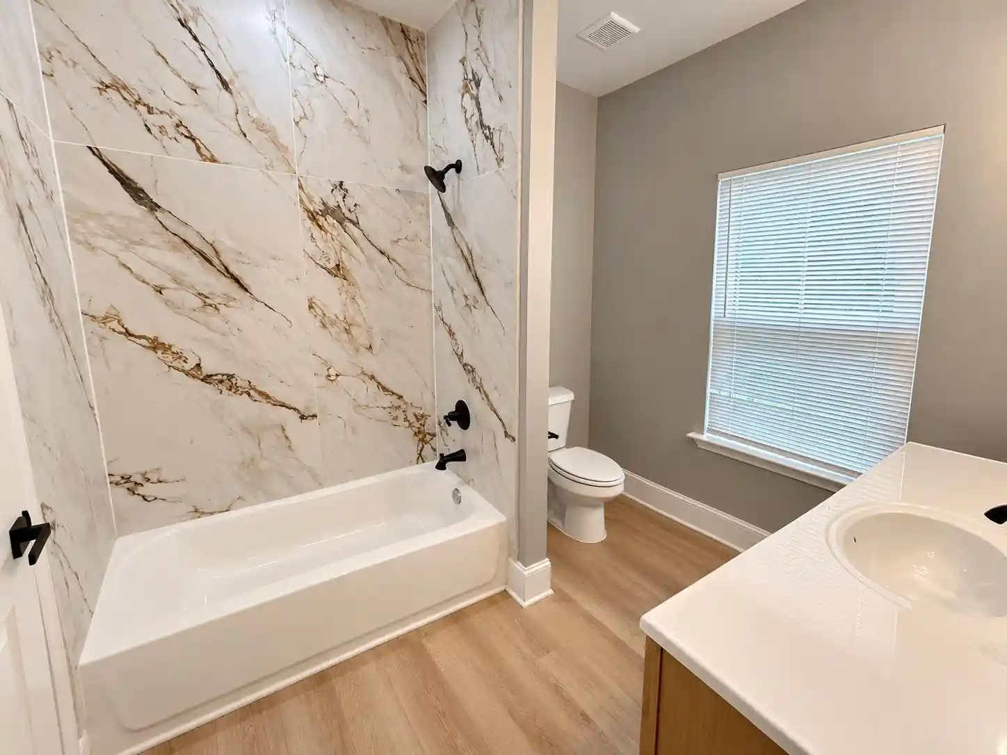 Photo 2 of Single family home for sale at 910 Dickinson St, Memphis, TN 38107 | MLS# 10231282 | Listing updated on 2026-10-05