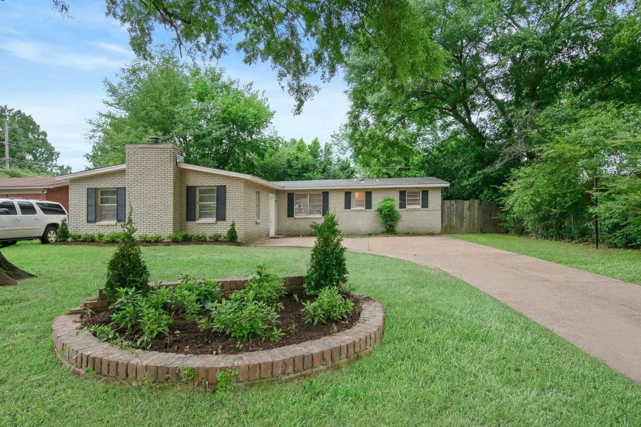 Photo 1 of Sale Pending at 2980 Croley Dr, Memphis, TN 38118 | MLS# 10231295 | Listing updated on 2026-10-05