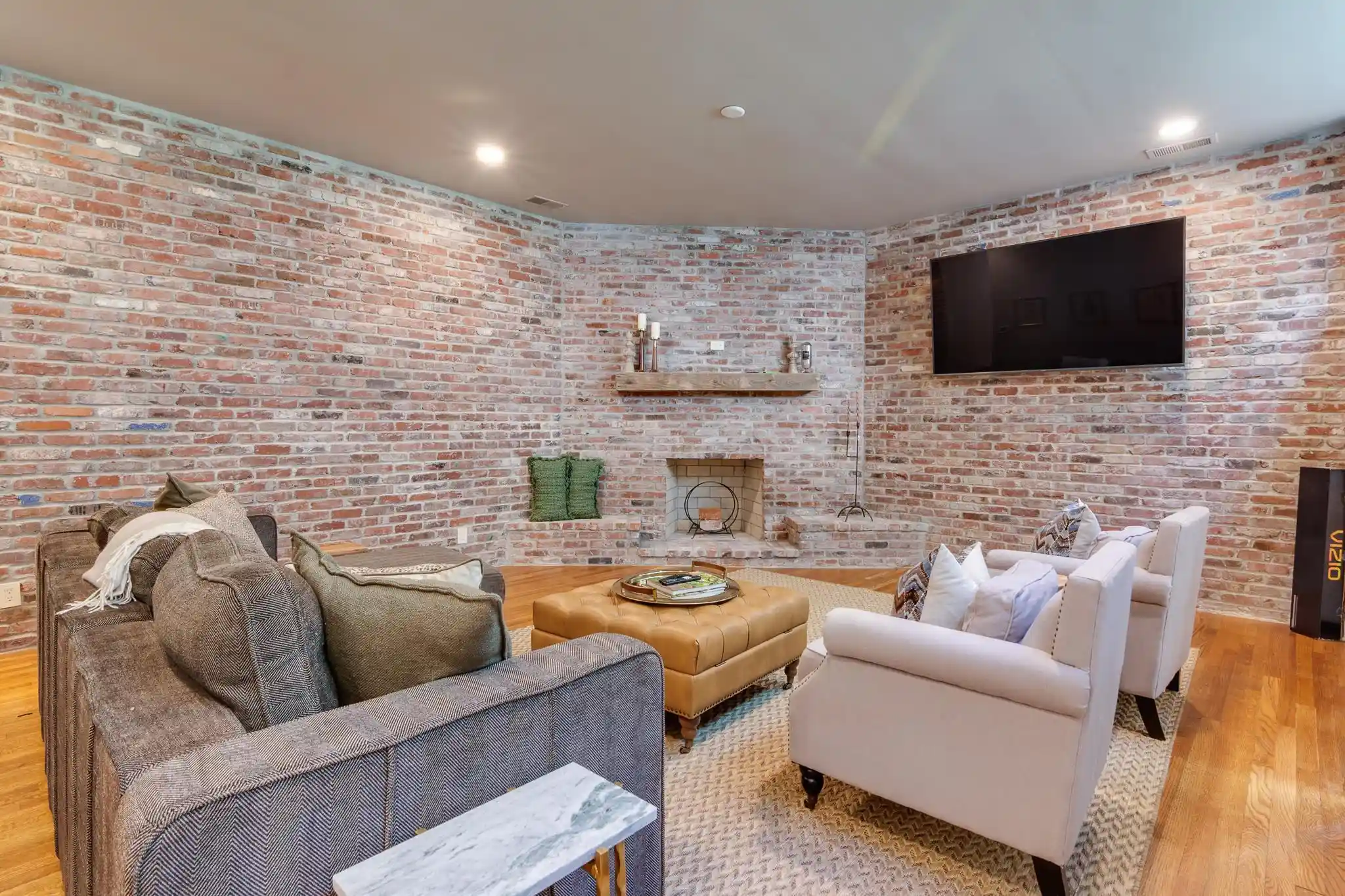 Photo 4 of Condo for sale at 725 Eventide Dr #34, Memphis, TN 38120 | MLS# 10231315 | Listing updated on 2026-09-30
