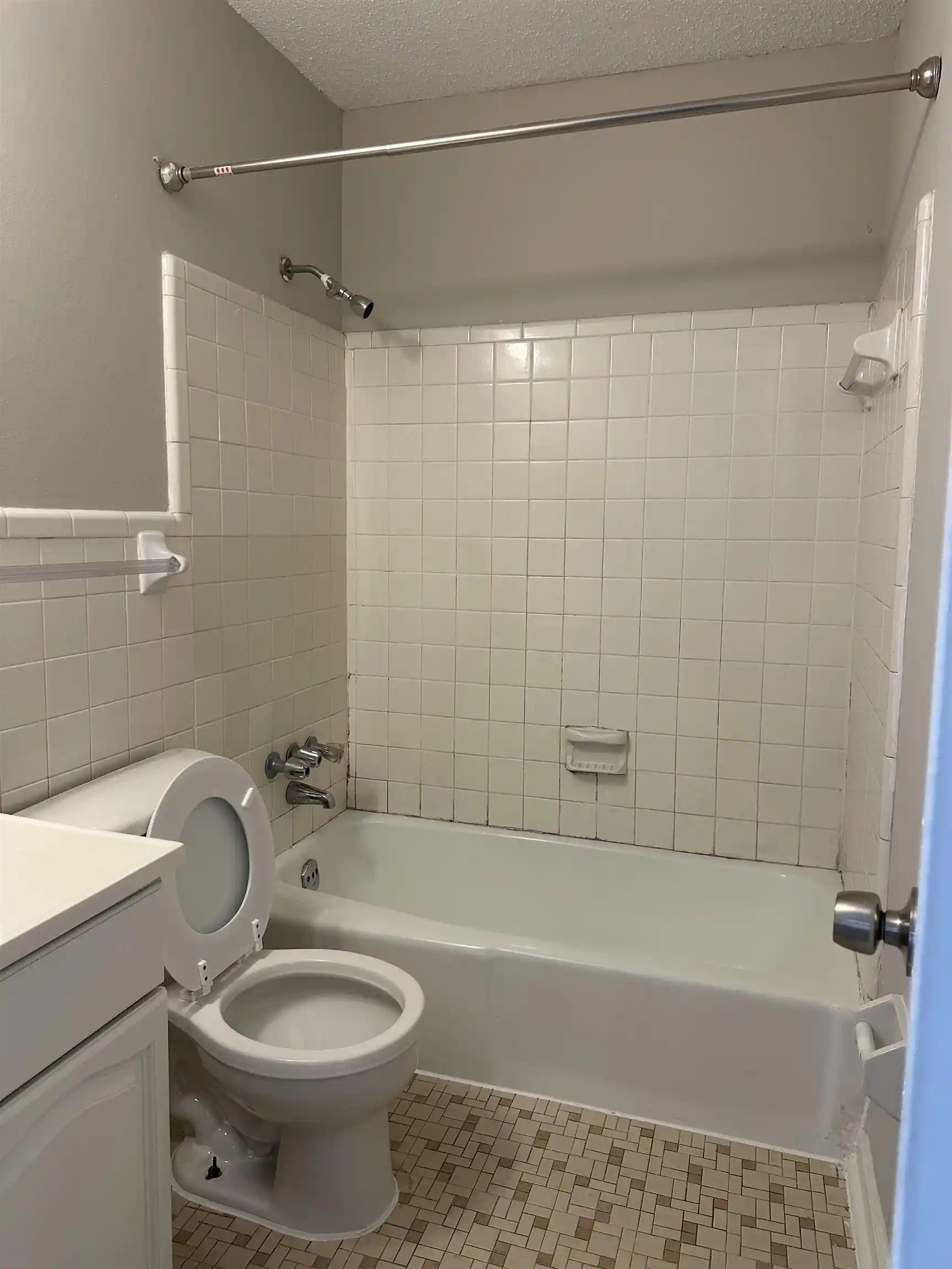 Photo 4 of Single family home for sale at 899 W Raines Rd, Memphis, TN 38109 | MLS# 10231326 | Listing updated on 2026-09-29
