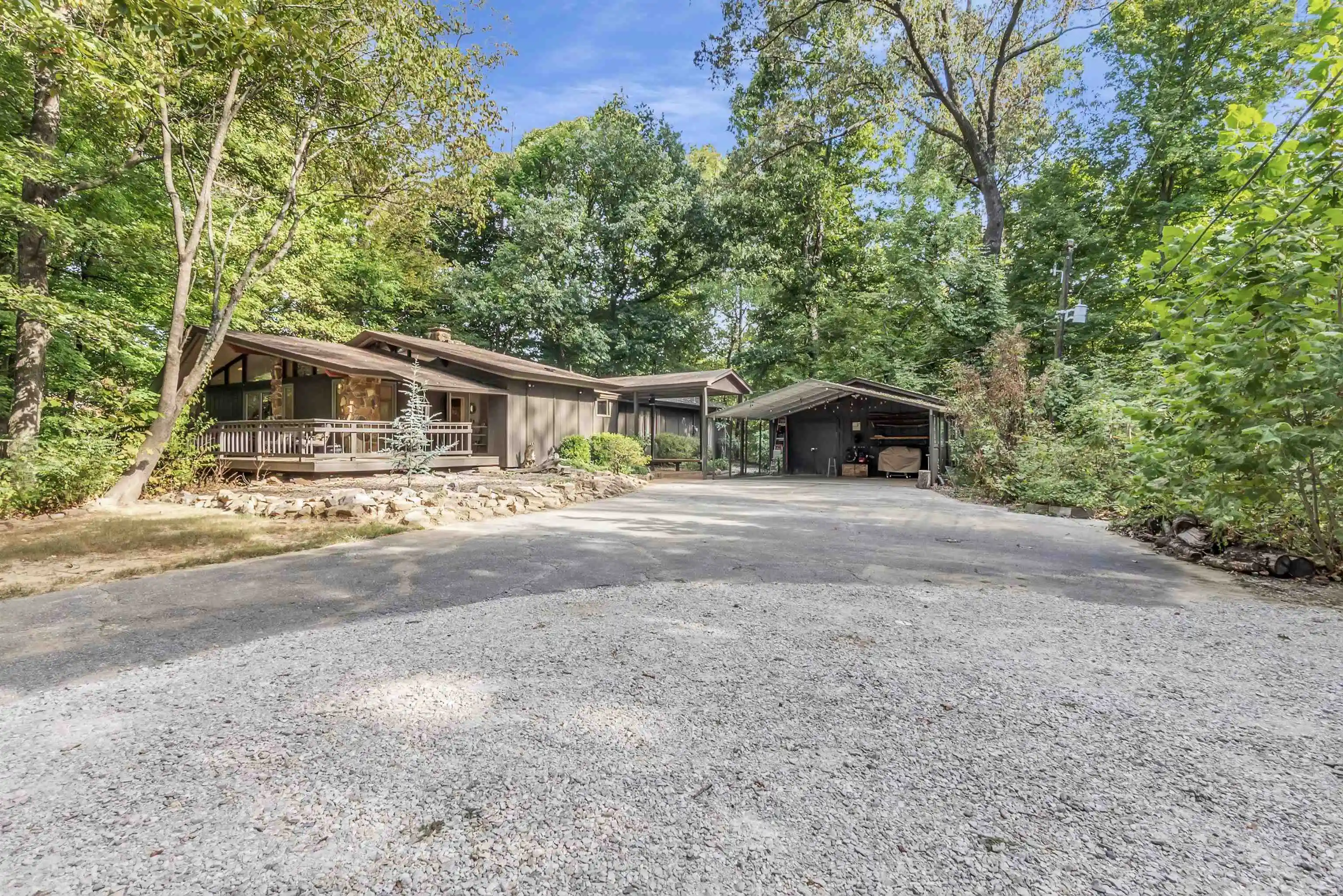 Photo 1 of Sale Pending at 1725 St Elmo Ave, Memphis, TN 38127 | MLS# 10231332 | Listing updated on 2026-10-06