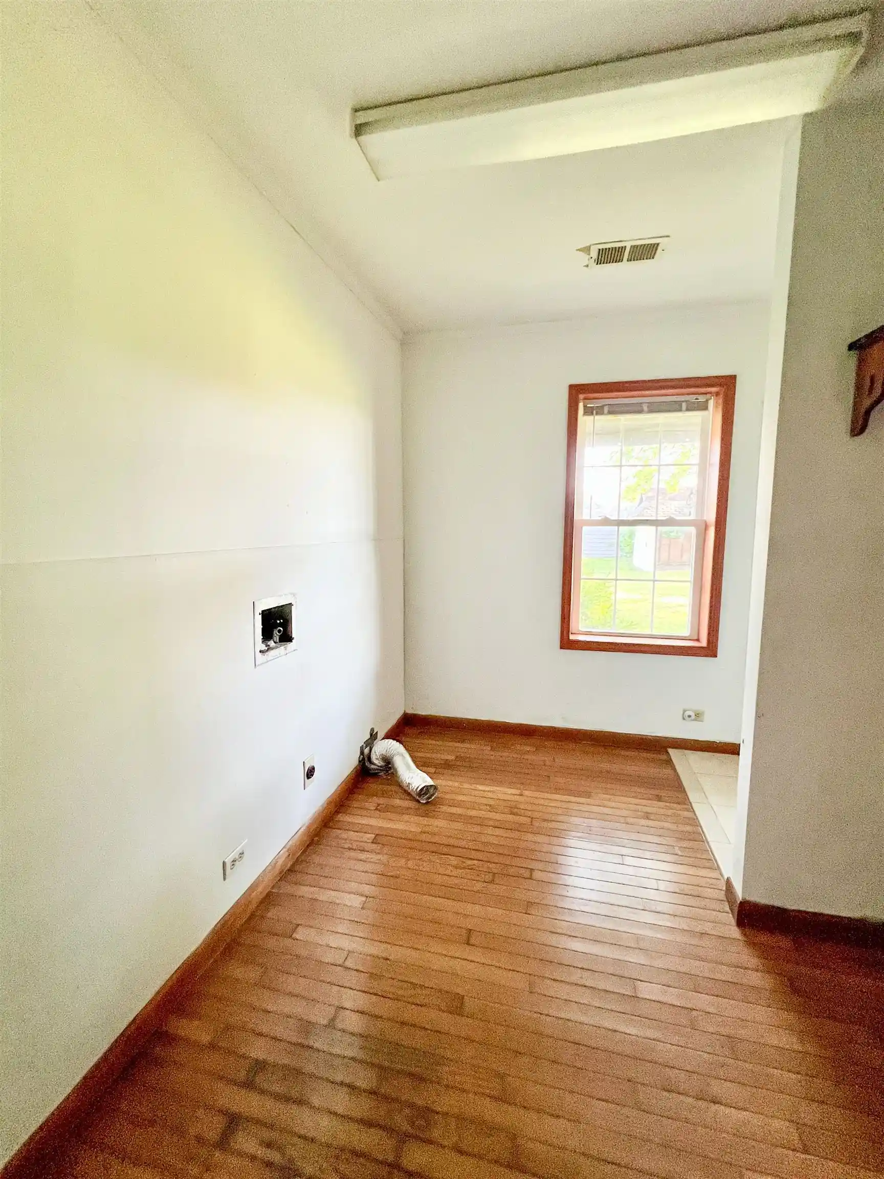 Photo 3 of Single family home for sale at 875 Glendale Rd, Newbern, TN 38059 | MLS# 10231335 | Listing updated on 2026-10-07