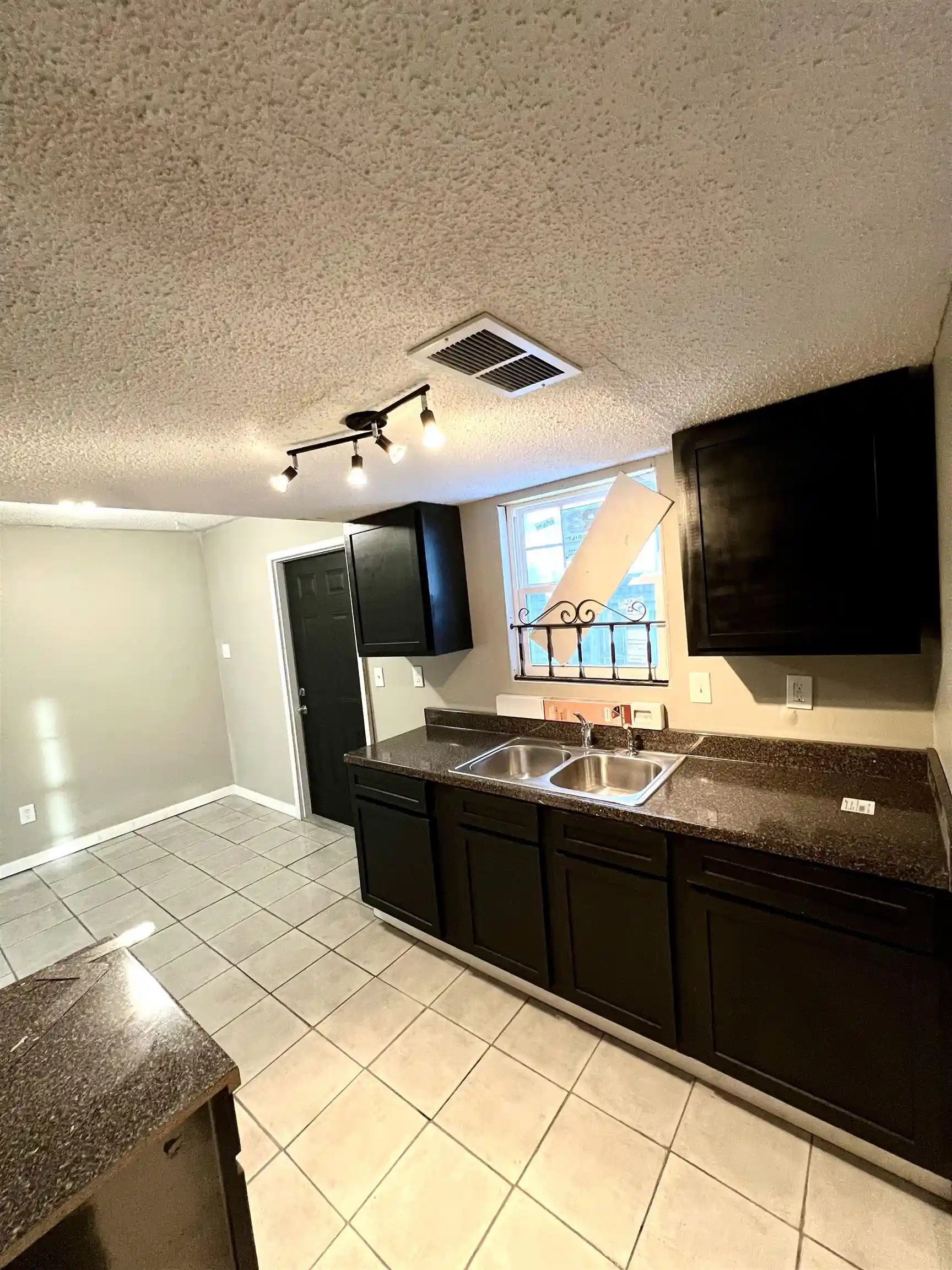 Photo 3 of Townhouse for sale at 3070 St Croix Pl #90, Memphis, TN 38127 | MLS# 10231342 | Listing updated on 2026-09-29