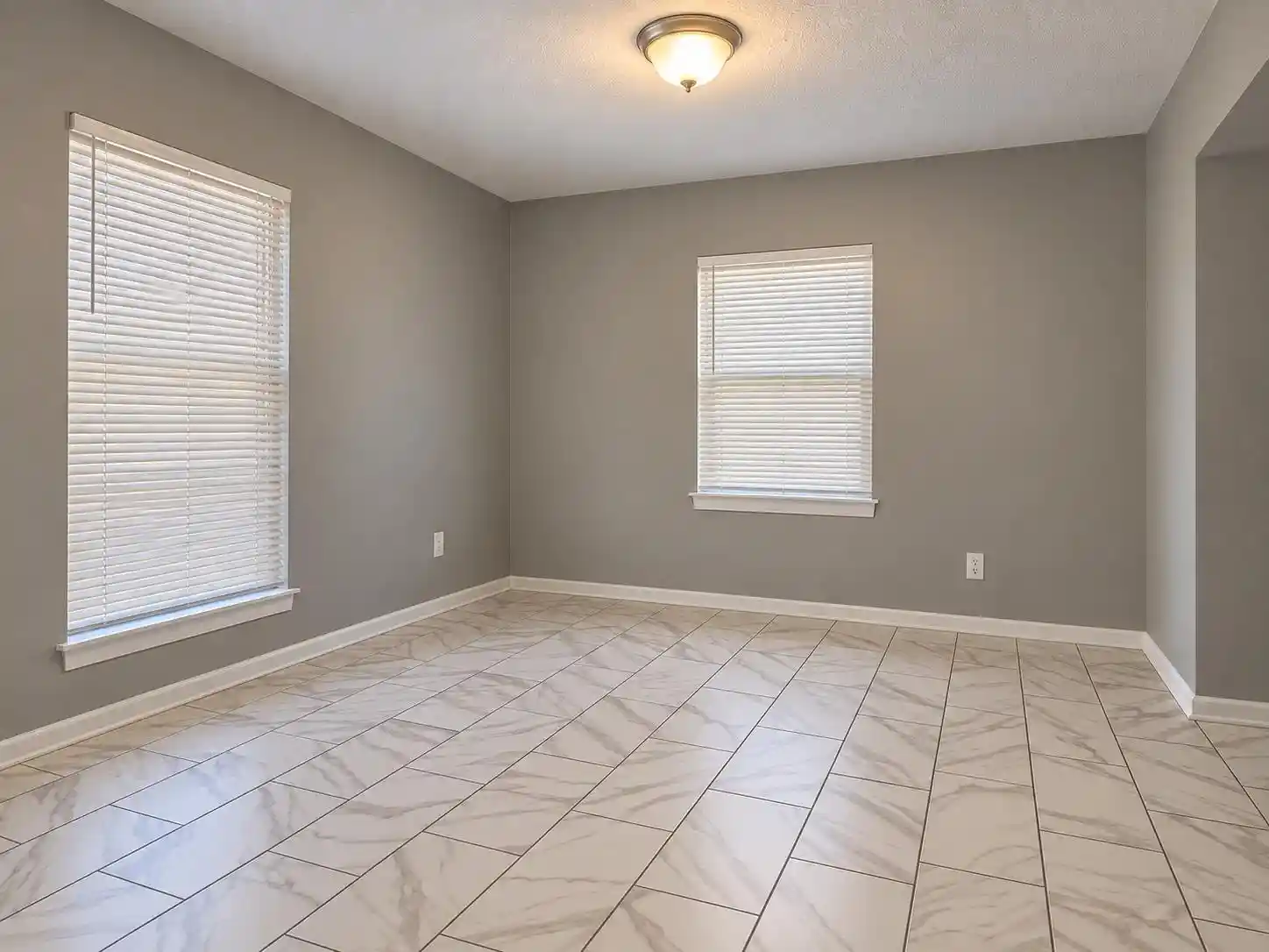 Listing Photo 5 - Condo for sale in building located at 1841-1843 S Perkins Rd, Memphis, TN 38117