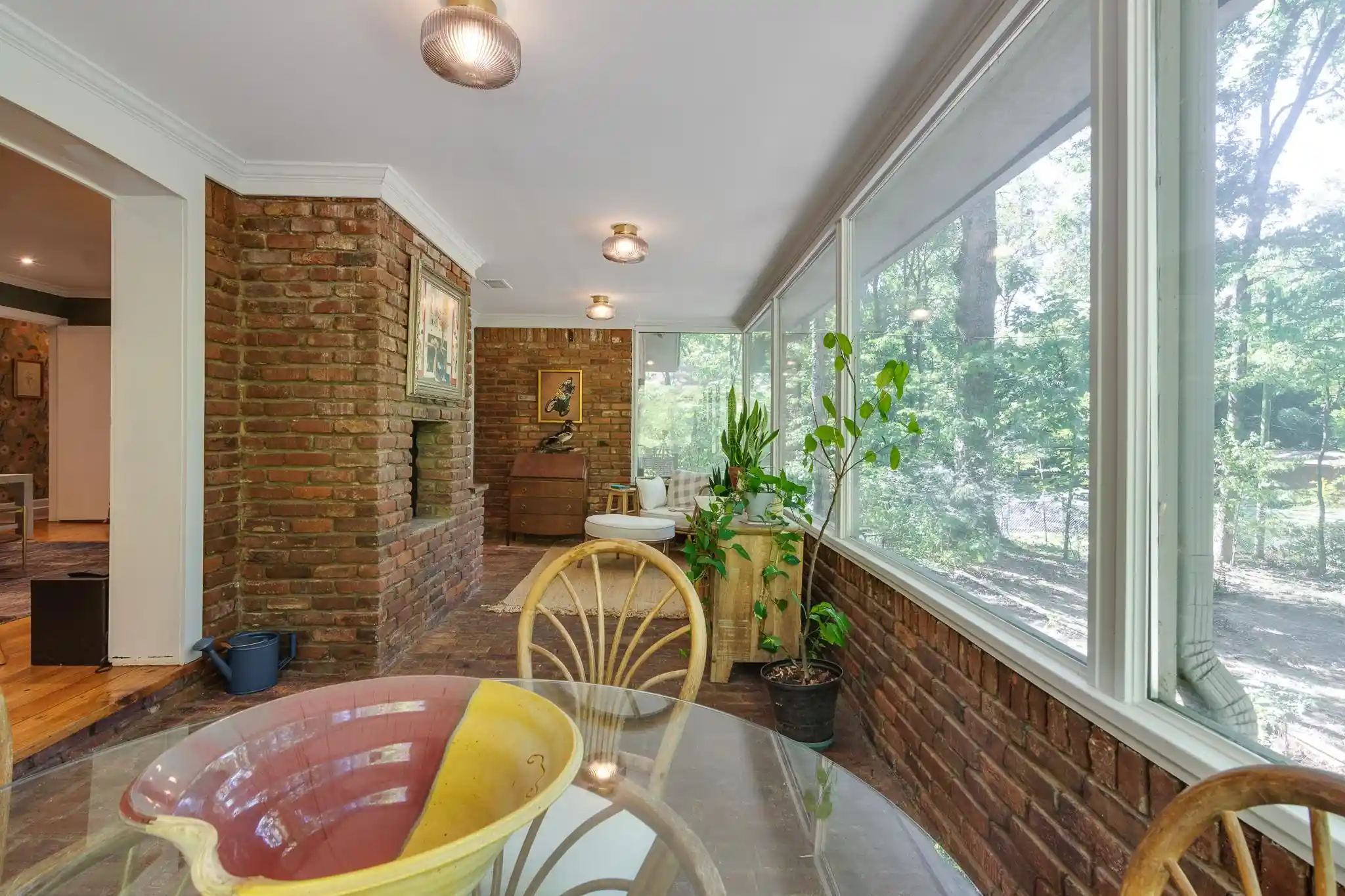 Photo 3 of Single family home for sale at 1423 W Crestwood Dr, Memphis, TN 38119 | MLS# 10231353 | Listing updated on 2026-09-29