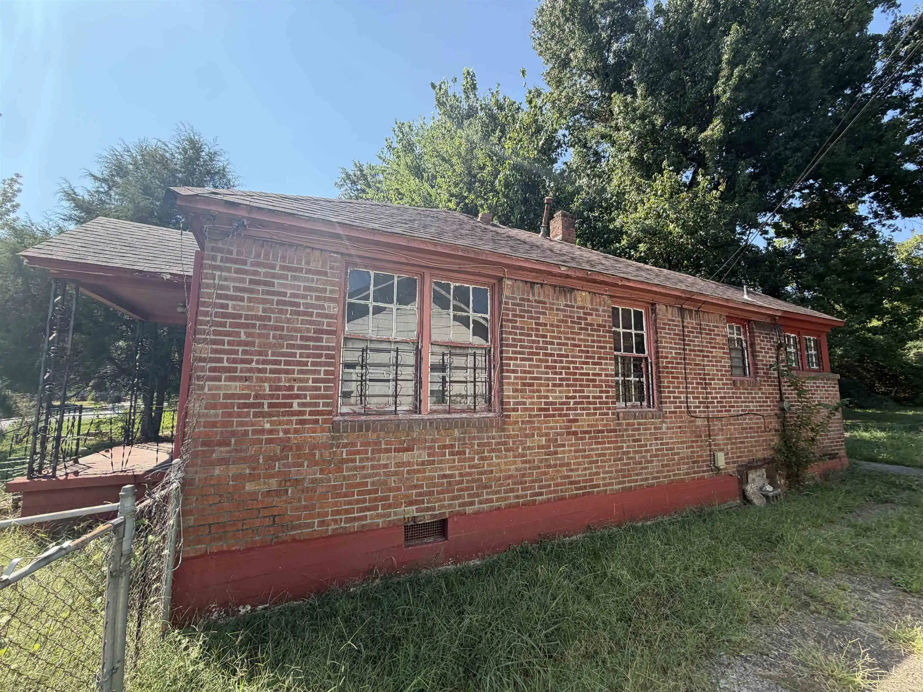Photo 3 of Sale Pending at 891 Meagher St, Memphis, TN 38108 | MLS# 10231366 | Listing updated on 2026-10-06