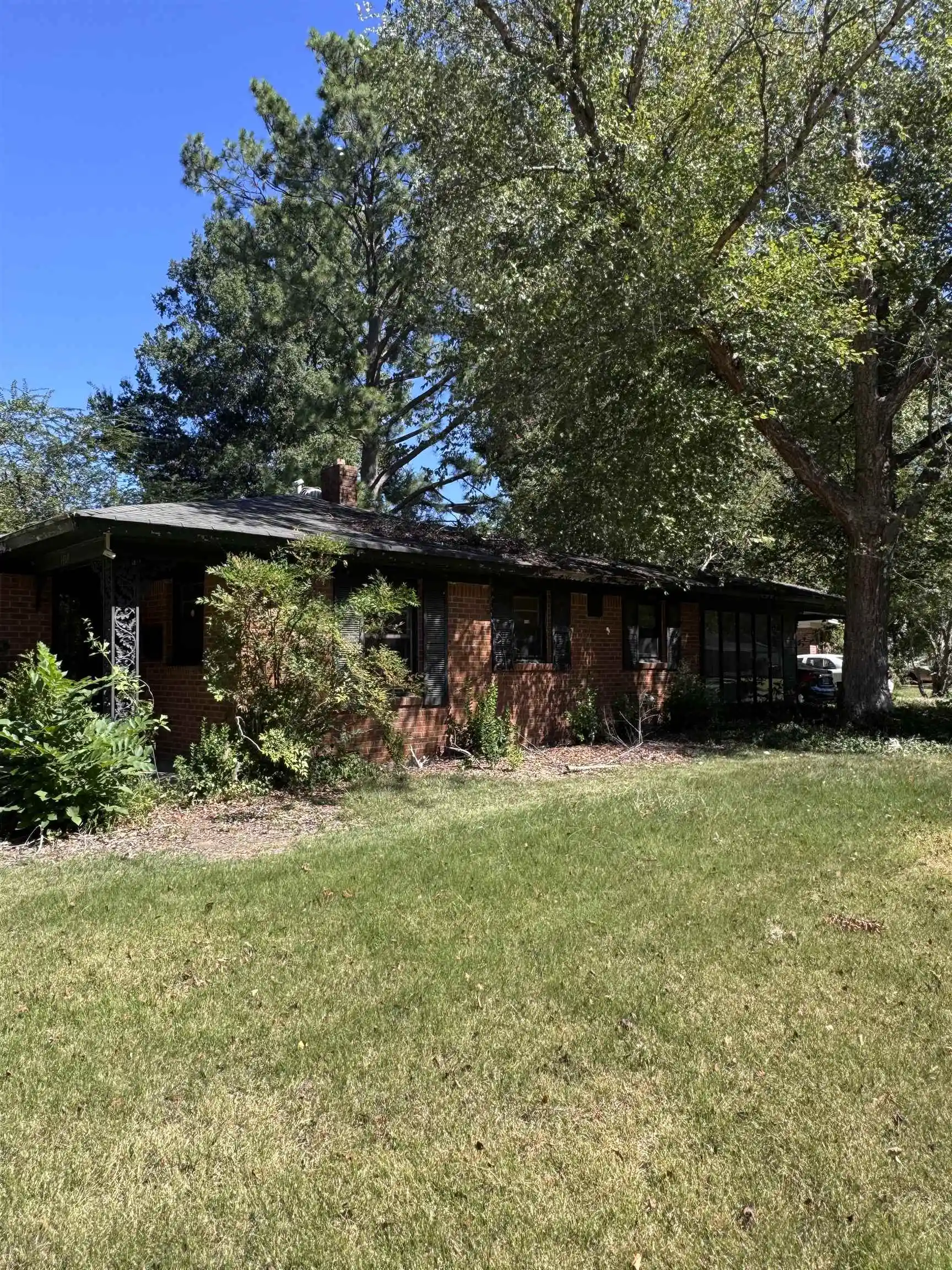 Photo 1 of Sale Pending at 1408 W Flamingo Rd, Memphis, TN 38117 | MLS# 10231370 | Listing updated on 2026-09-30