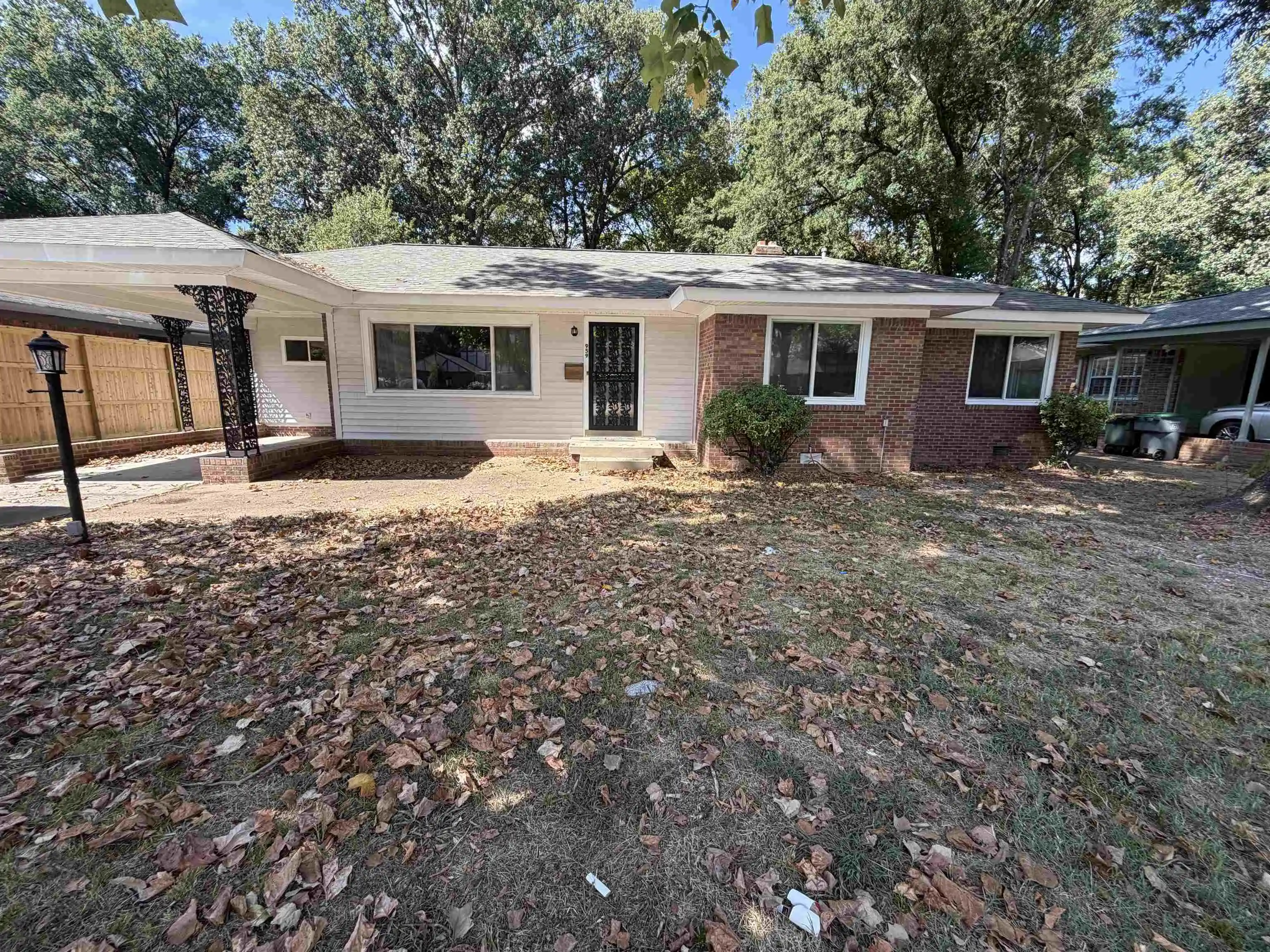 Photo 1 of Single family home for sale at 959 Colonial Rd, Memphis, TN 38117 | MLS# 10231376 | Listing updated on 2026-09-30